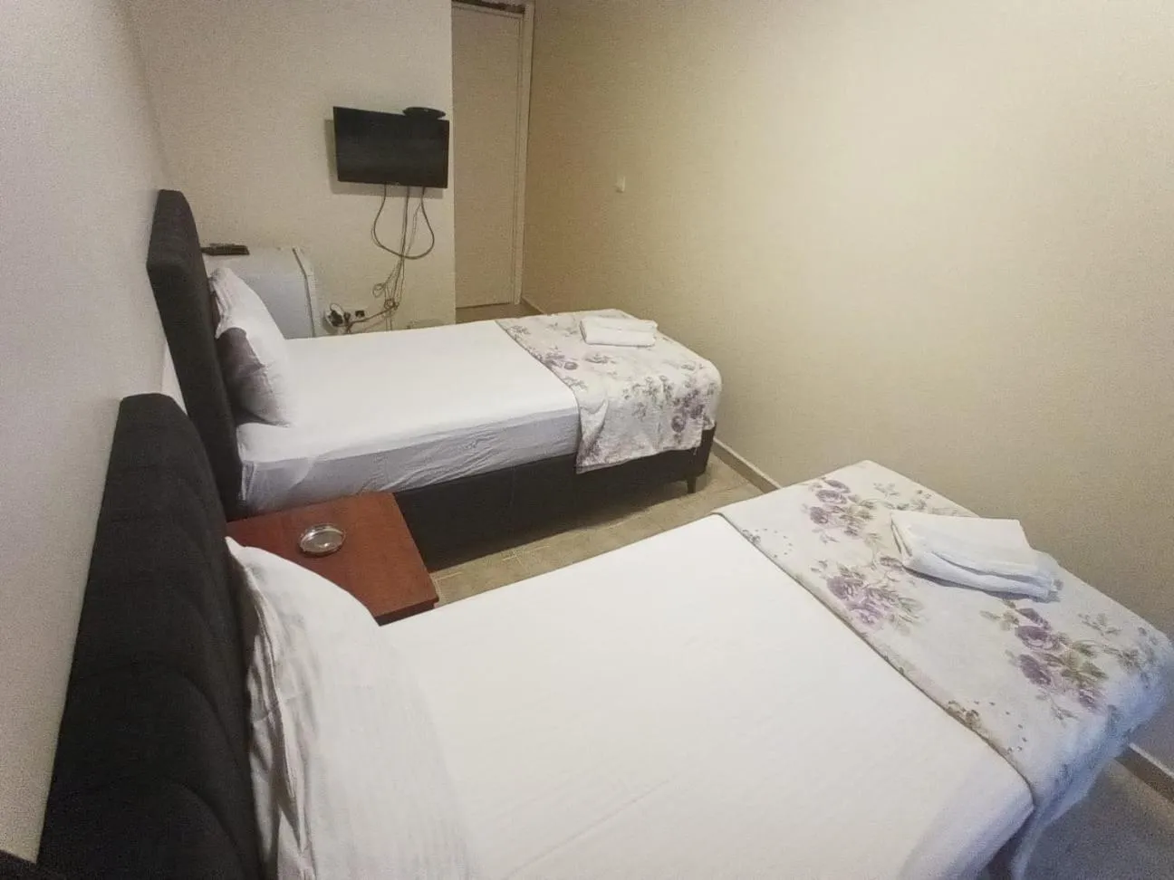 Photo of the whole room, Bed in şah otel