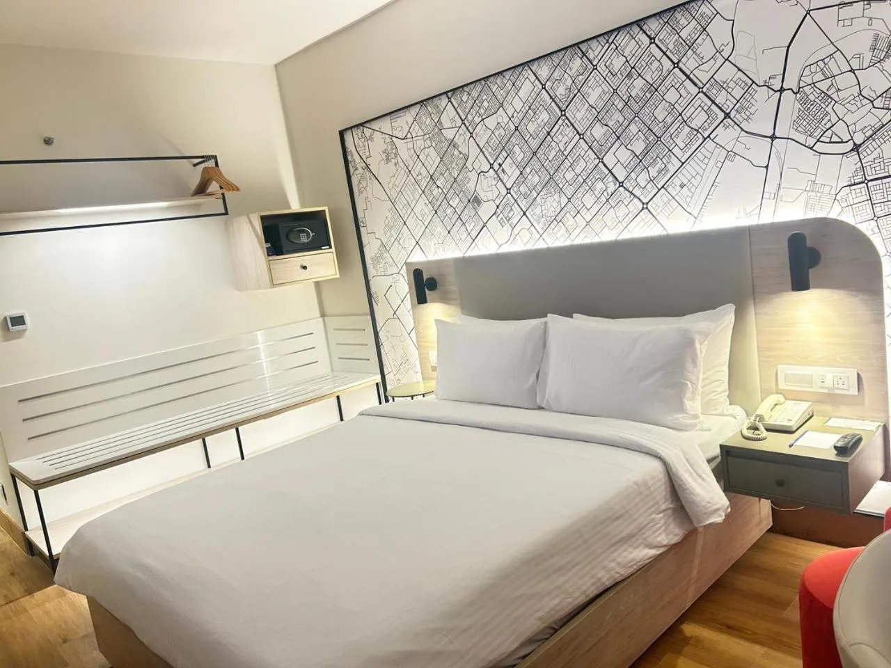 Bedroom, Bed in Hometel Chandigarh