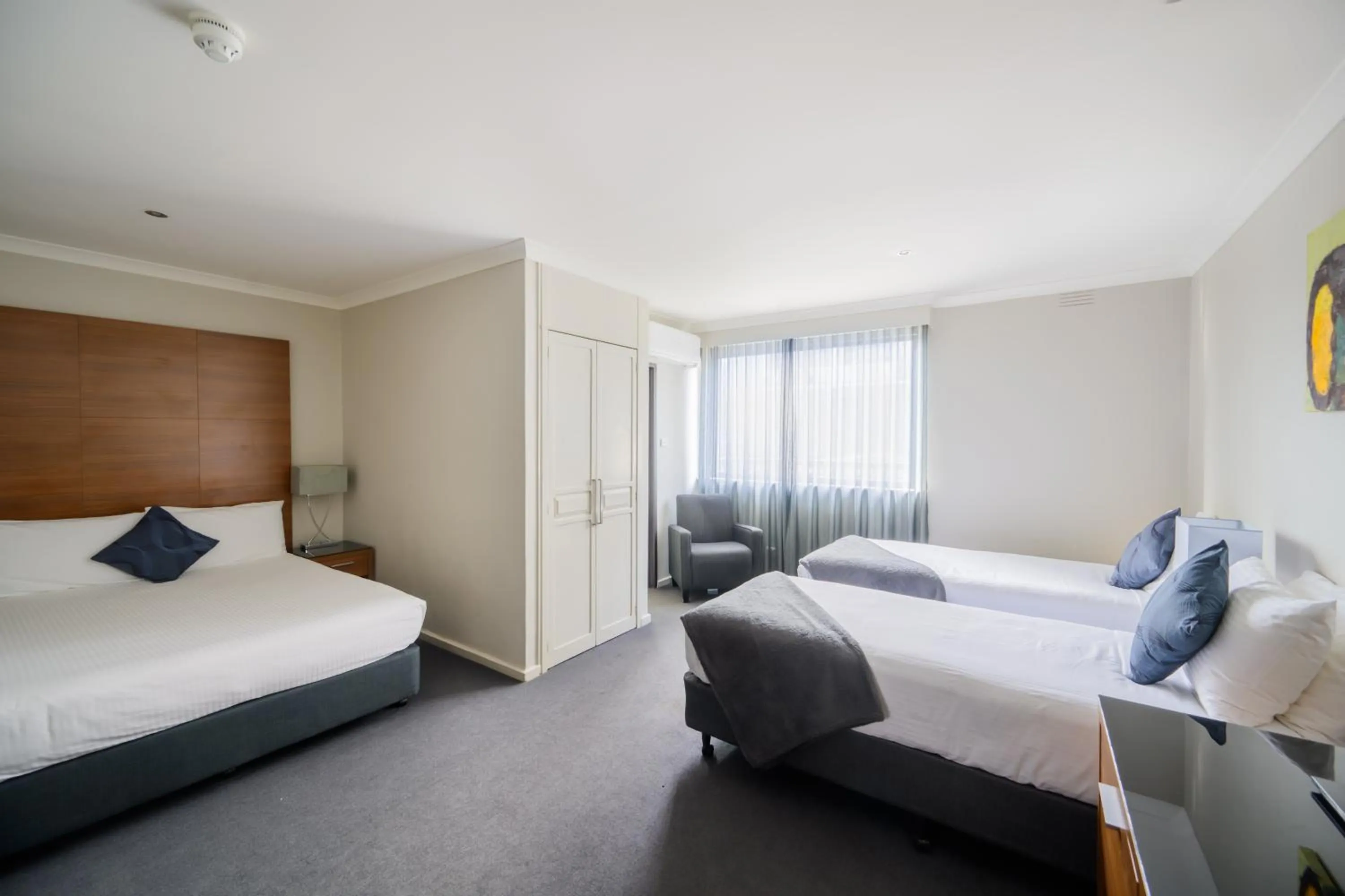 Bed in Crest on Barkly Hotel