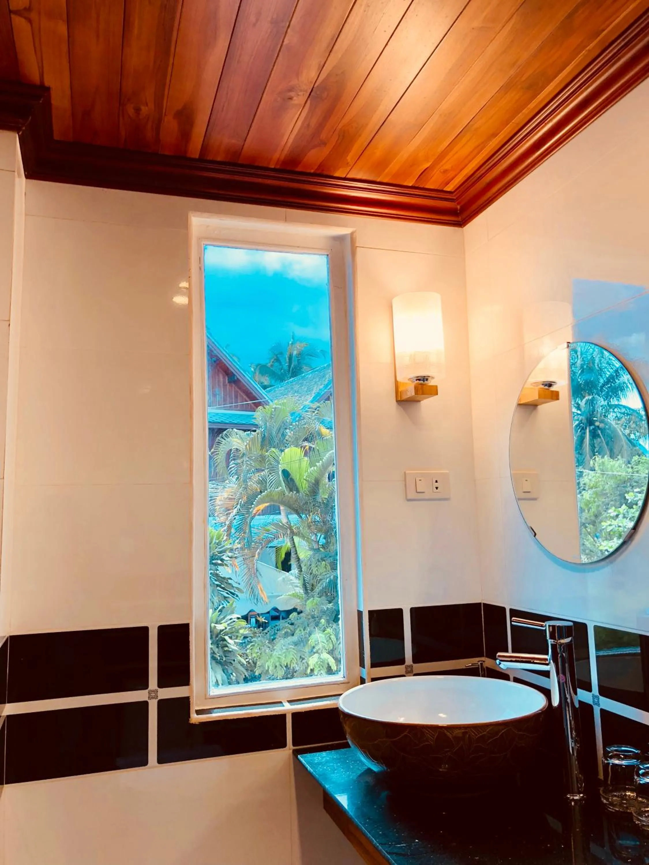 Bathroom in Merry Riverside Hotel