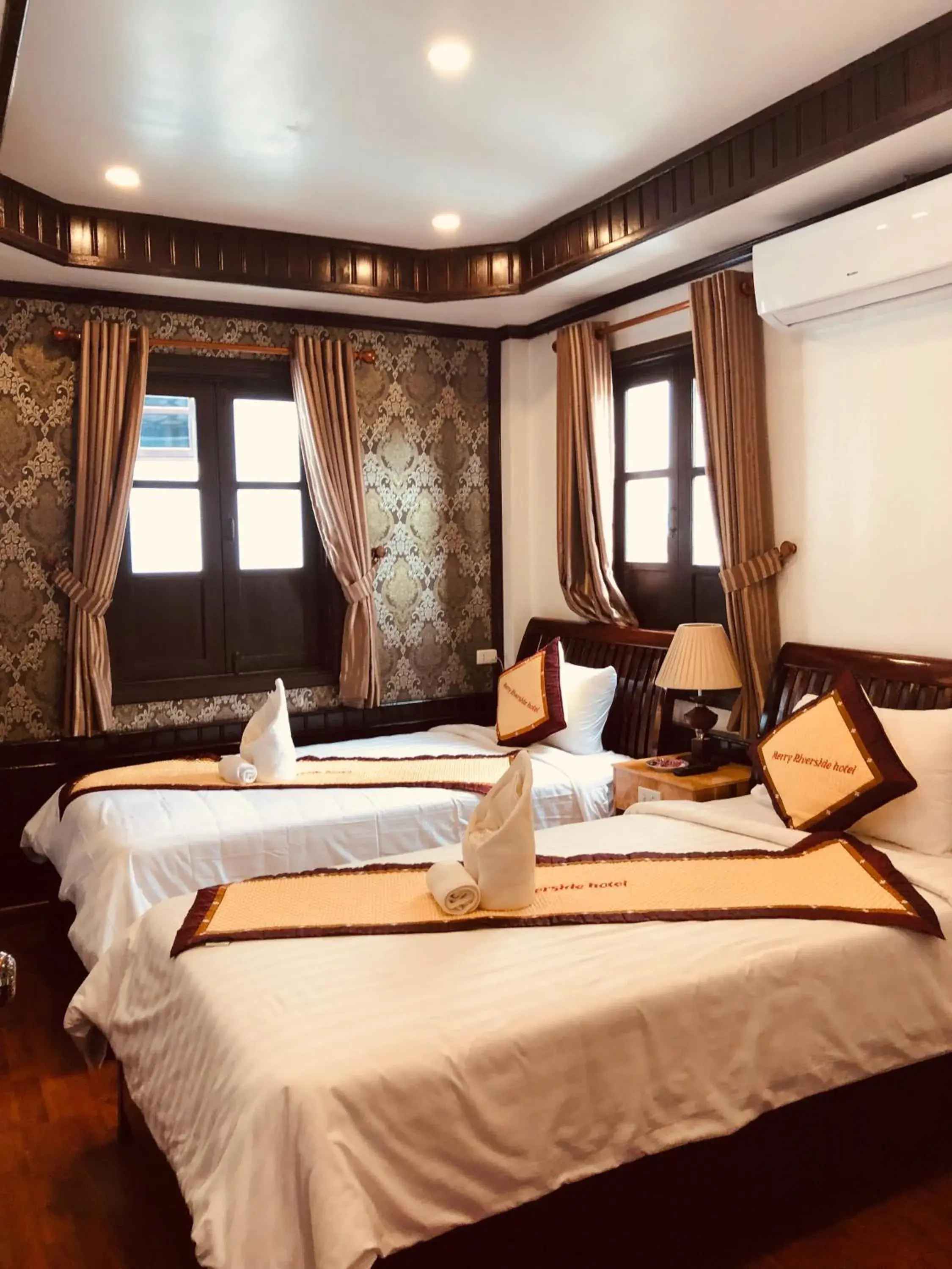 Deluxe Twin Room in Merry Riverside Hotel Deluxe Twin Room in Merry Riverside Hotel