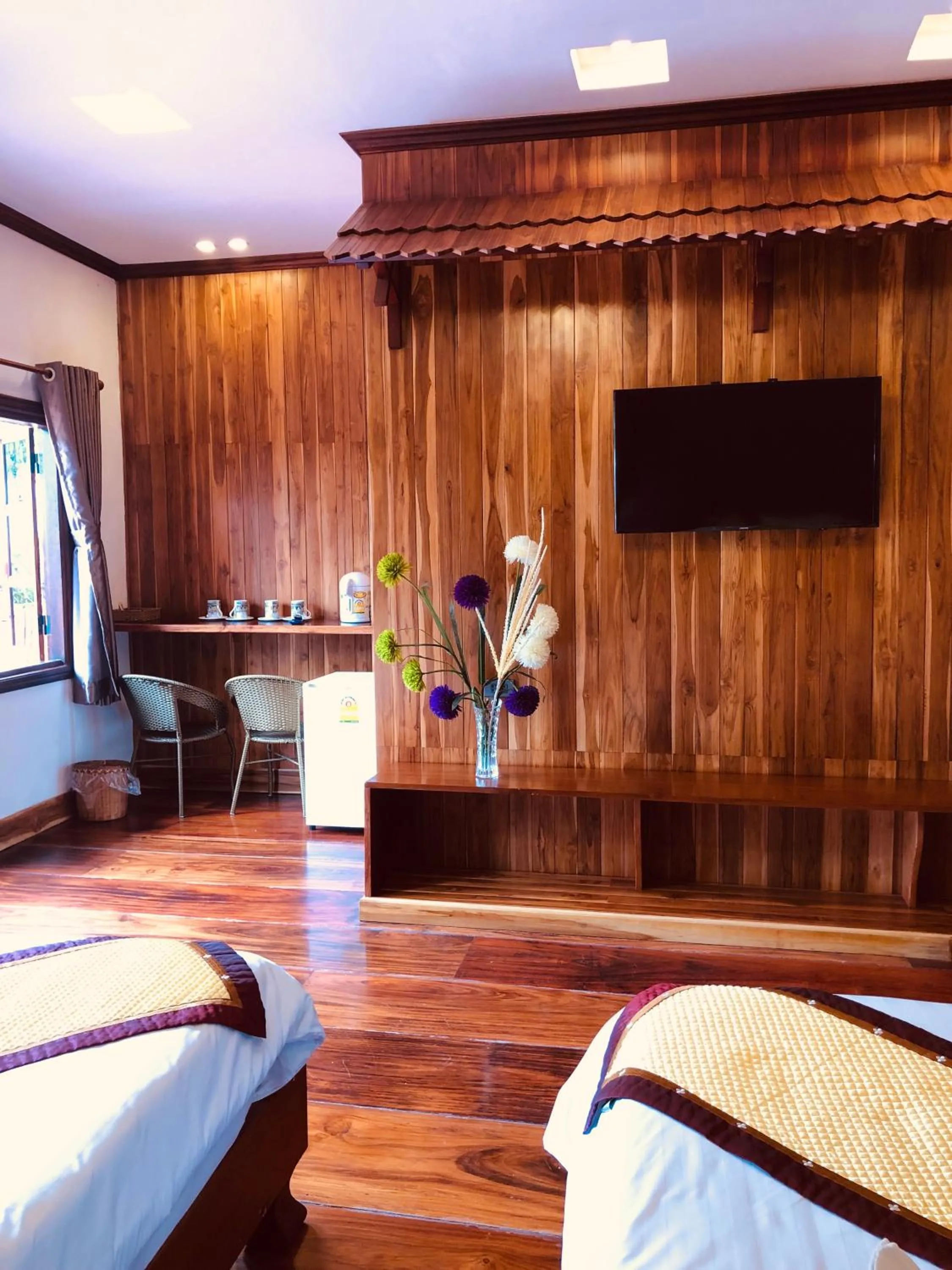 Photo of the whole room, Bed in Merry Riverside Hotel