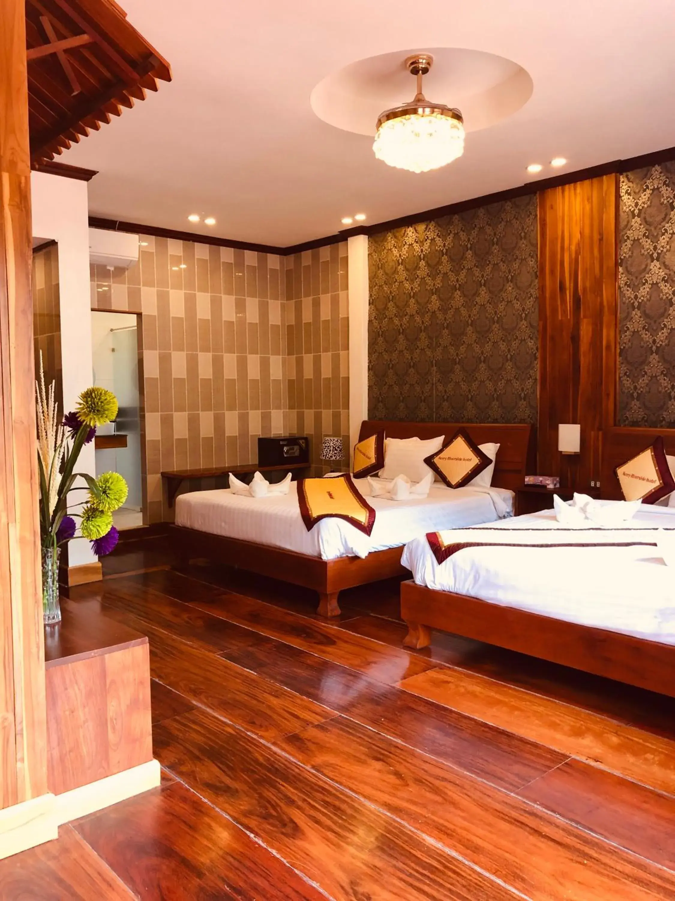 Photo of the whole room, Bed in Merry Riverside Hotel Photo of the whole room, Bed in Merry Riverside Hotel