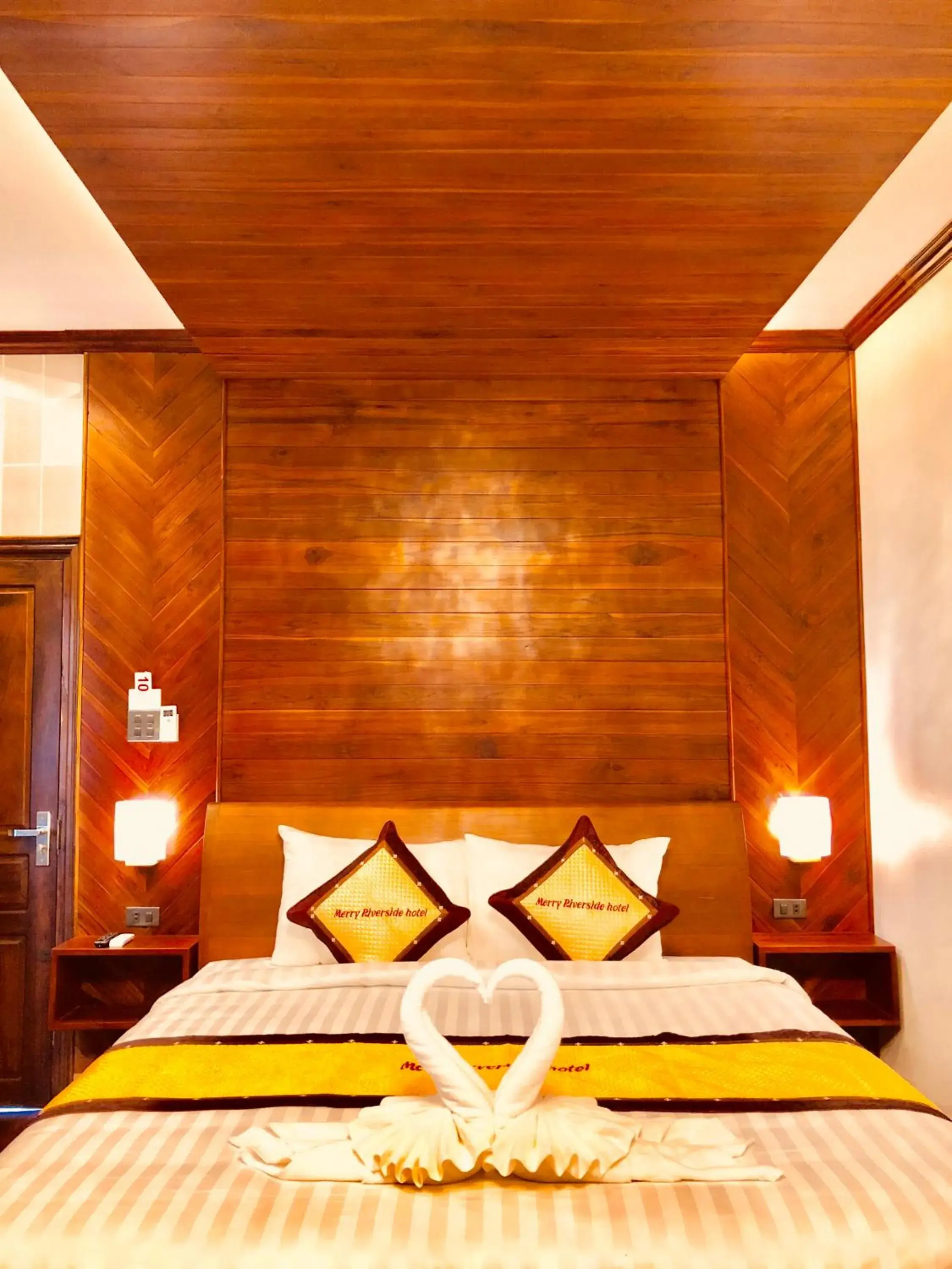 Photo of the whole room, Bed in Merry Riverside Hotel Photo of the whole room, Bed in Merry Riverside Hotel