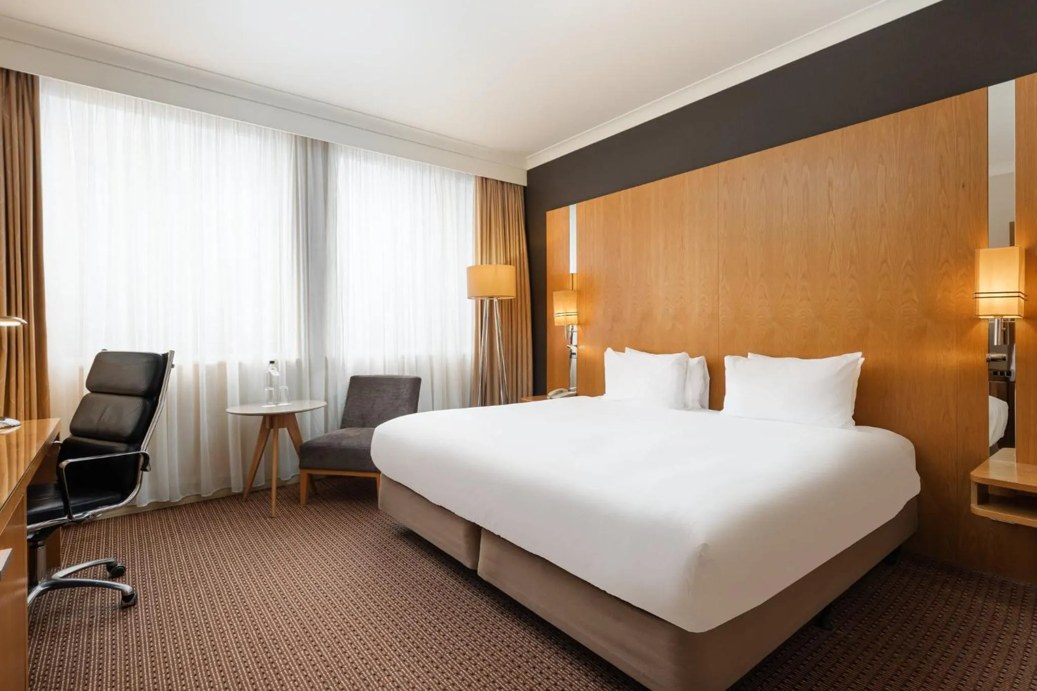 Photo of the whole room, Bed in Crowne Plaza London Ealing by IHG