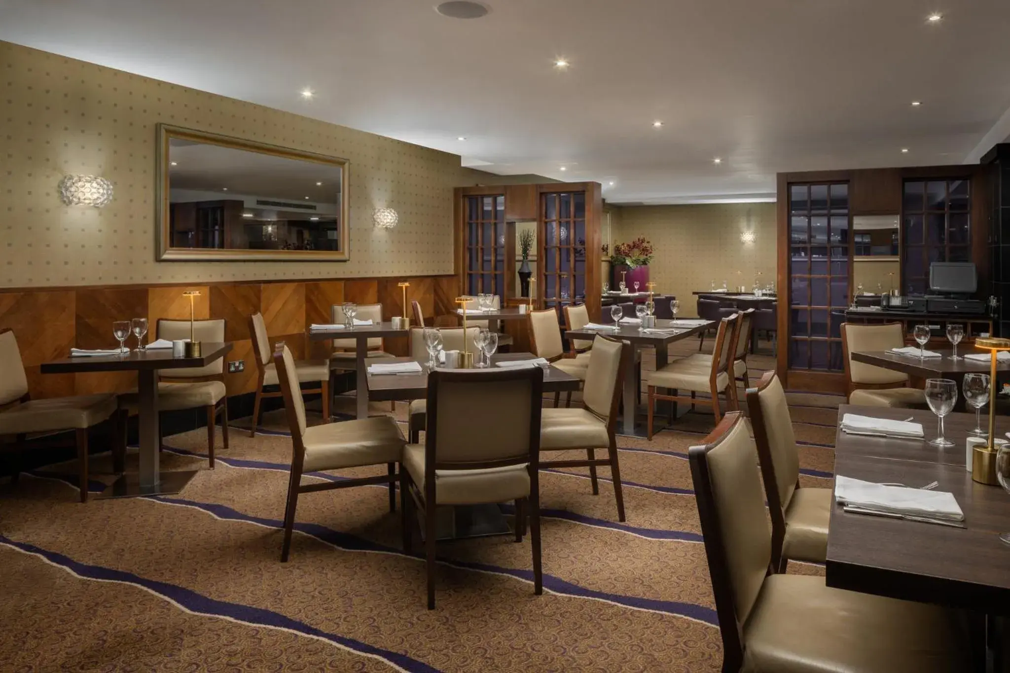 Restaurant/places to eat in Crowne Plaza London Ealing by IHG Restaurant/places to eat in Crowne Plaza London Ealing by IHG