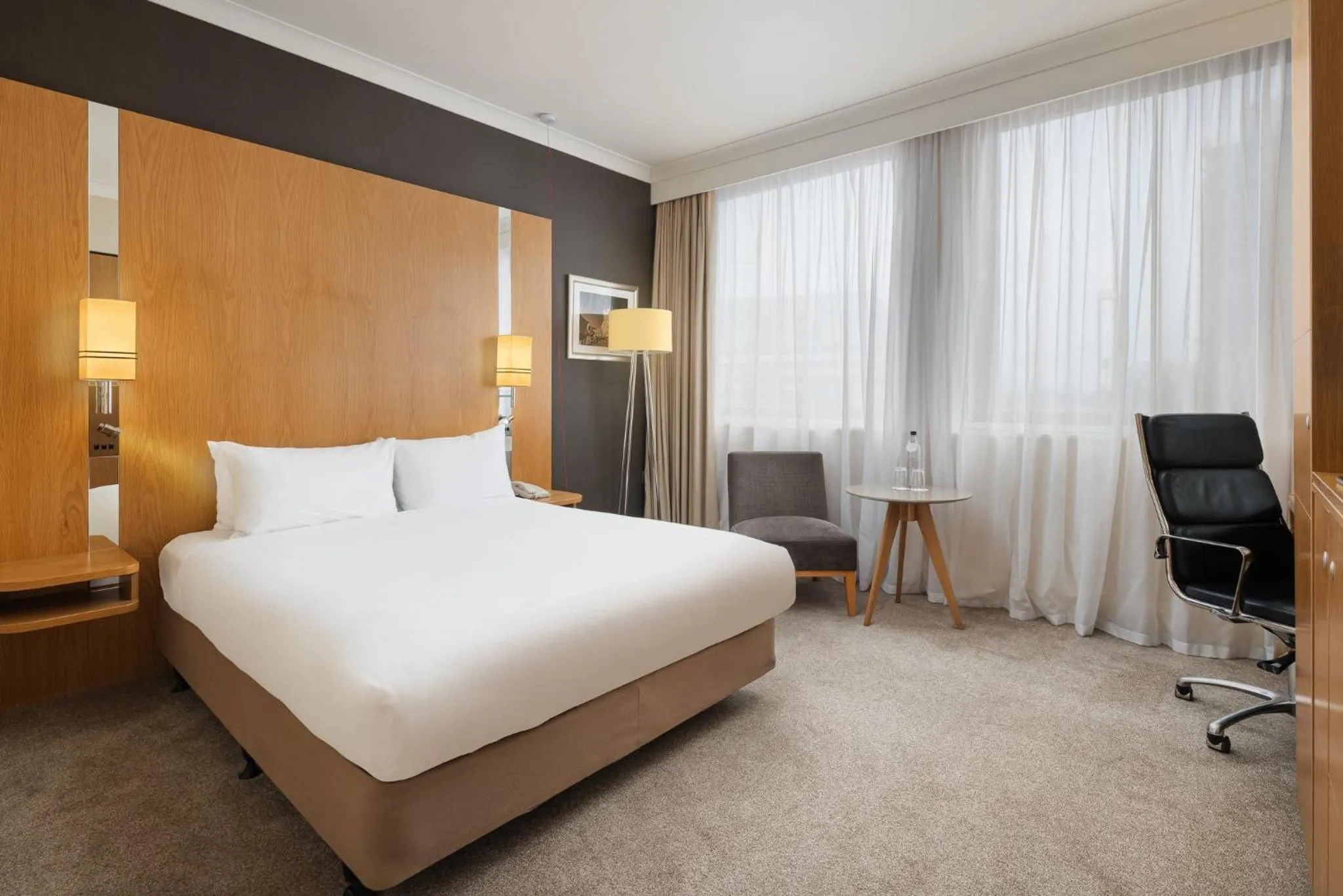 Photo of the whole room, Bed in Crowne Plaza London Ealing by IHG