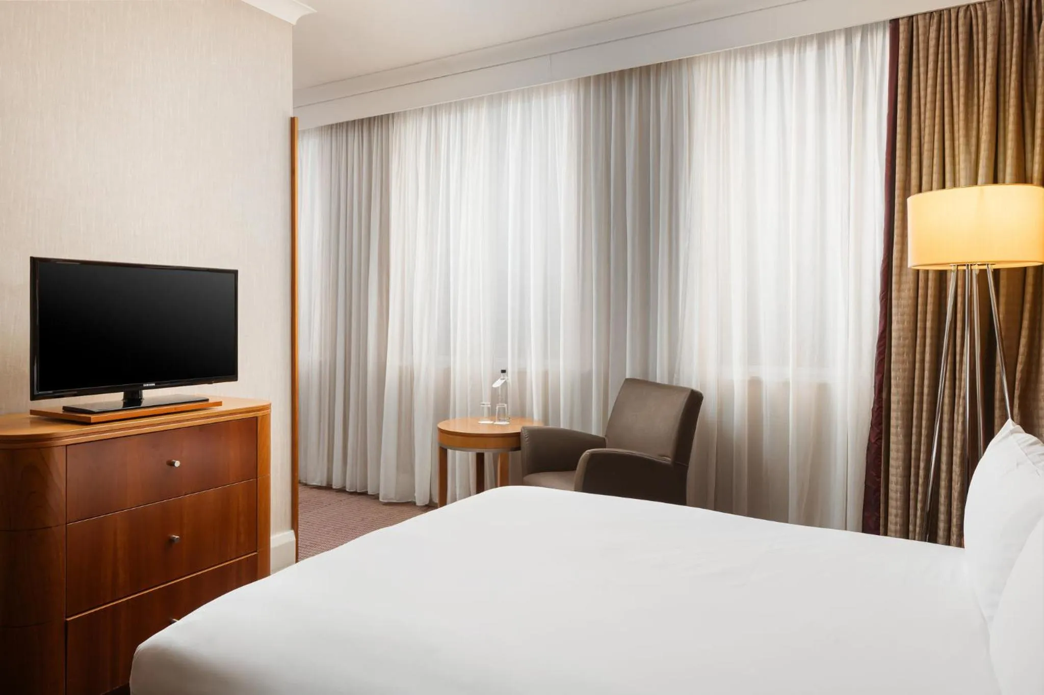 Photo of the whole room, Bed in Crowne Plaza London Ealing by IHG