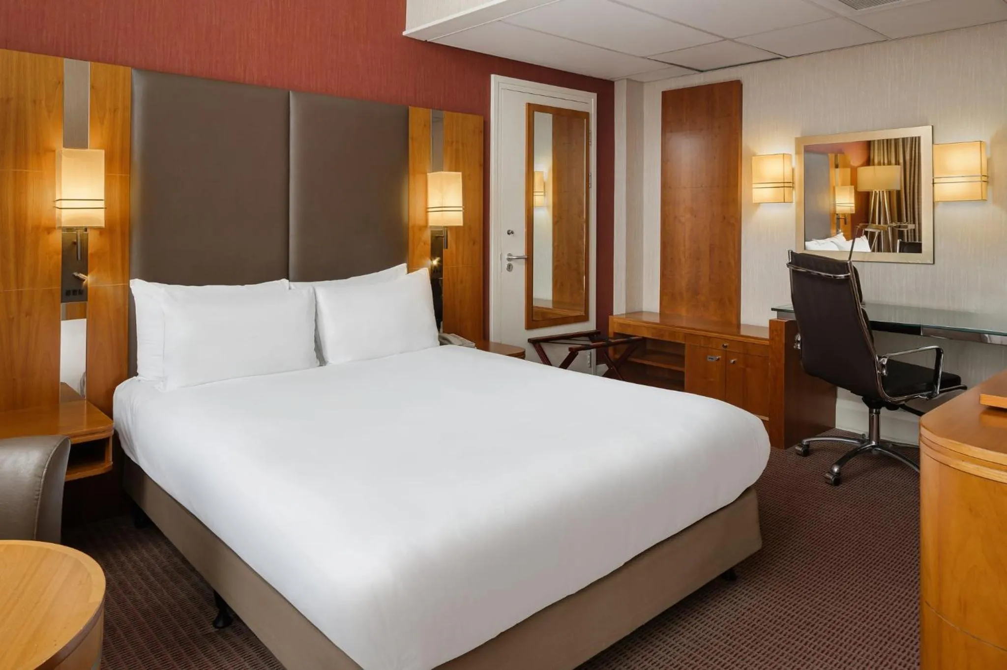 Photo of the whole room, Bed in Crowne Plaza London Ealing by IHG