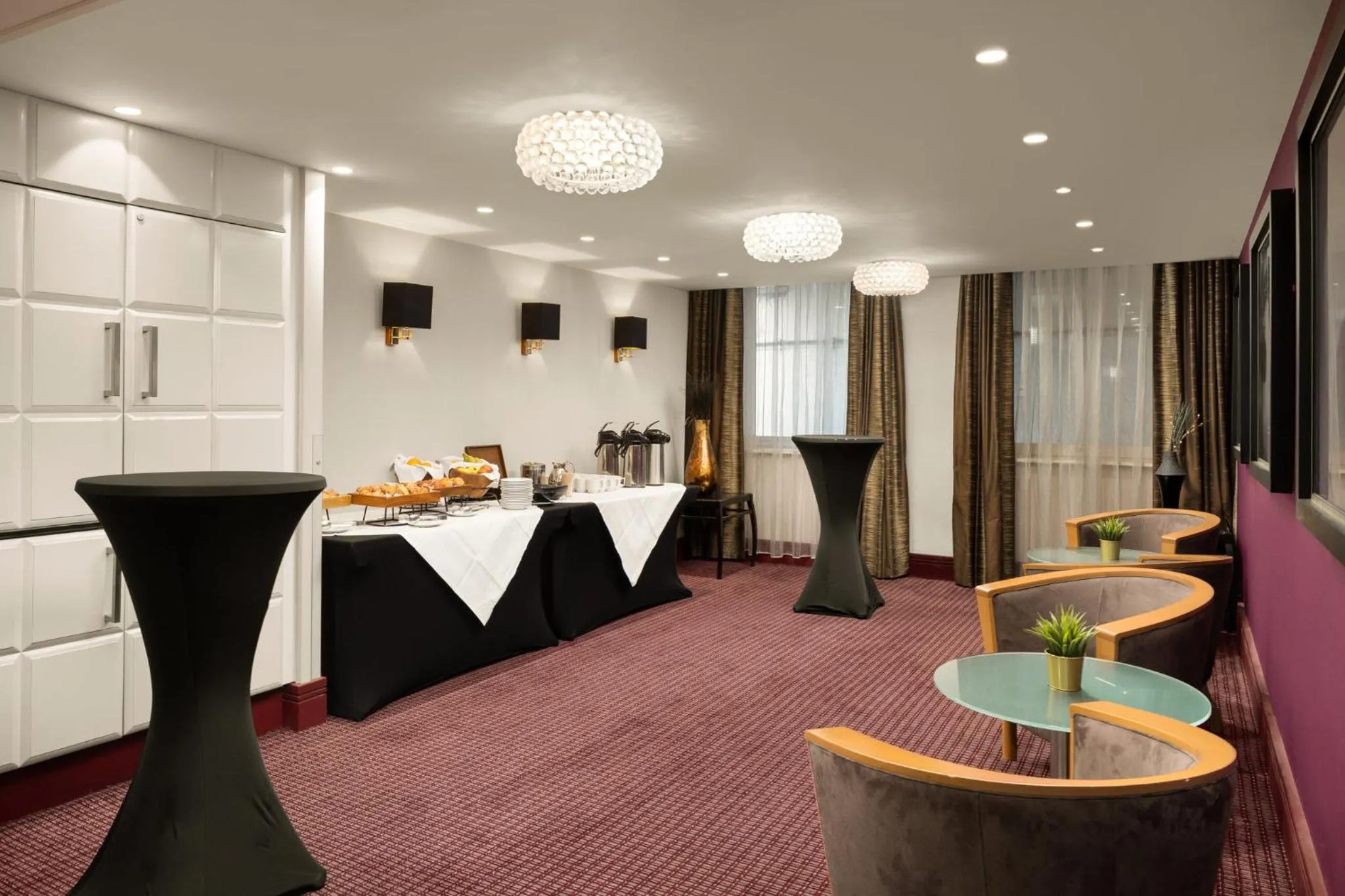 Meeting/conference room in Crowne Plaza London Ealing by IHG