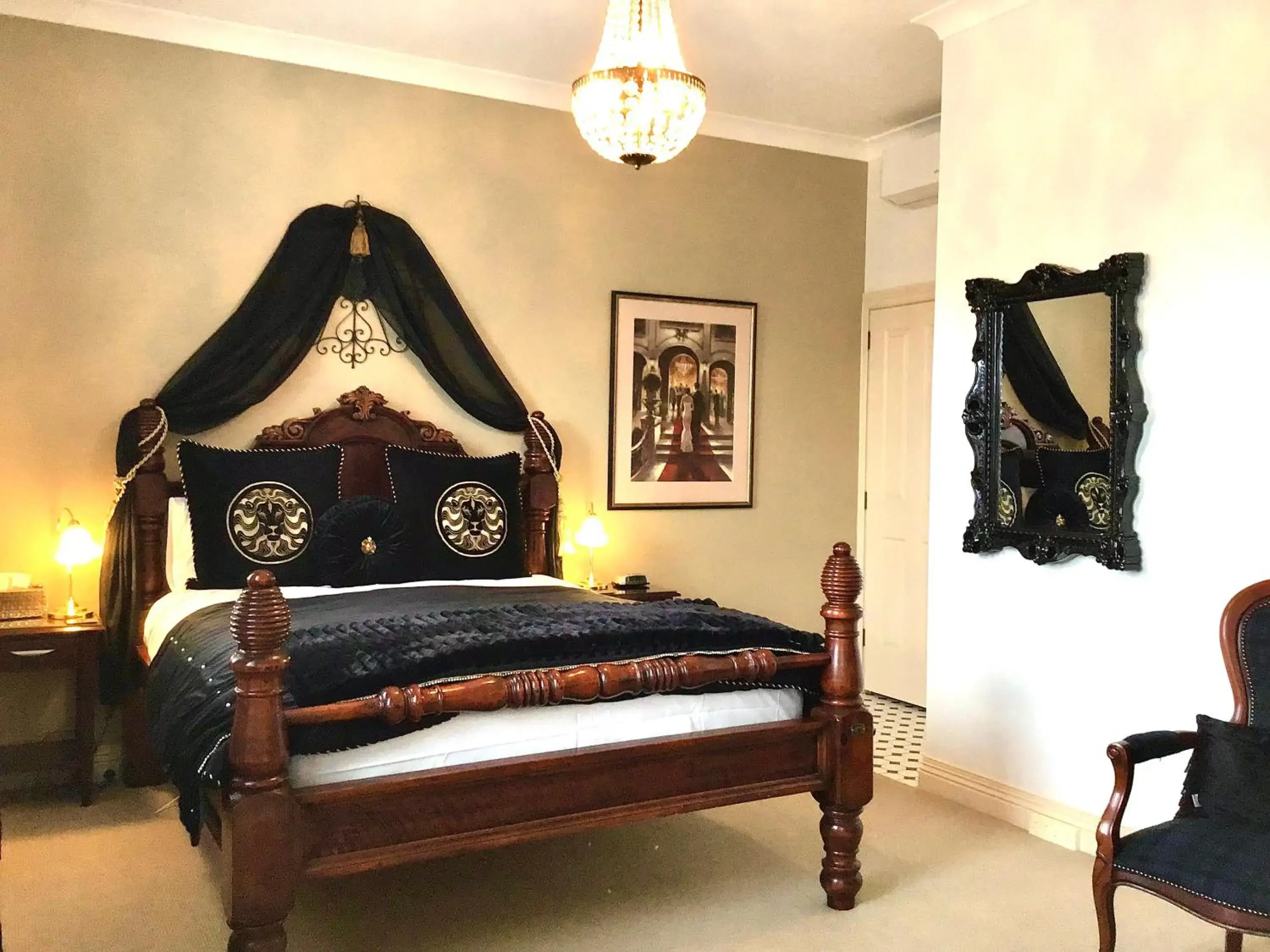 Benjamin Queen Room with Garden View in Kurrajong House Benjamin Queen Room with Garden View in Kurrajong House