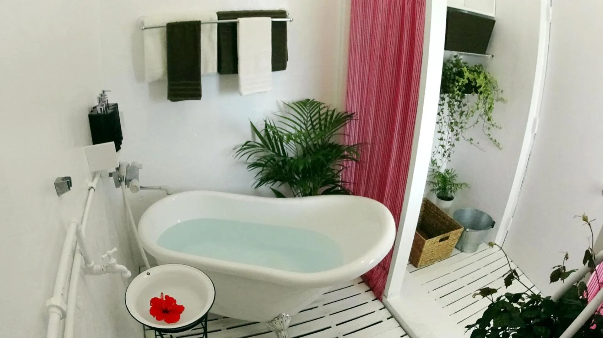 Bathroom in Okinawan. Sweet Home. T-8