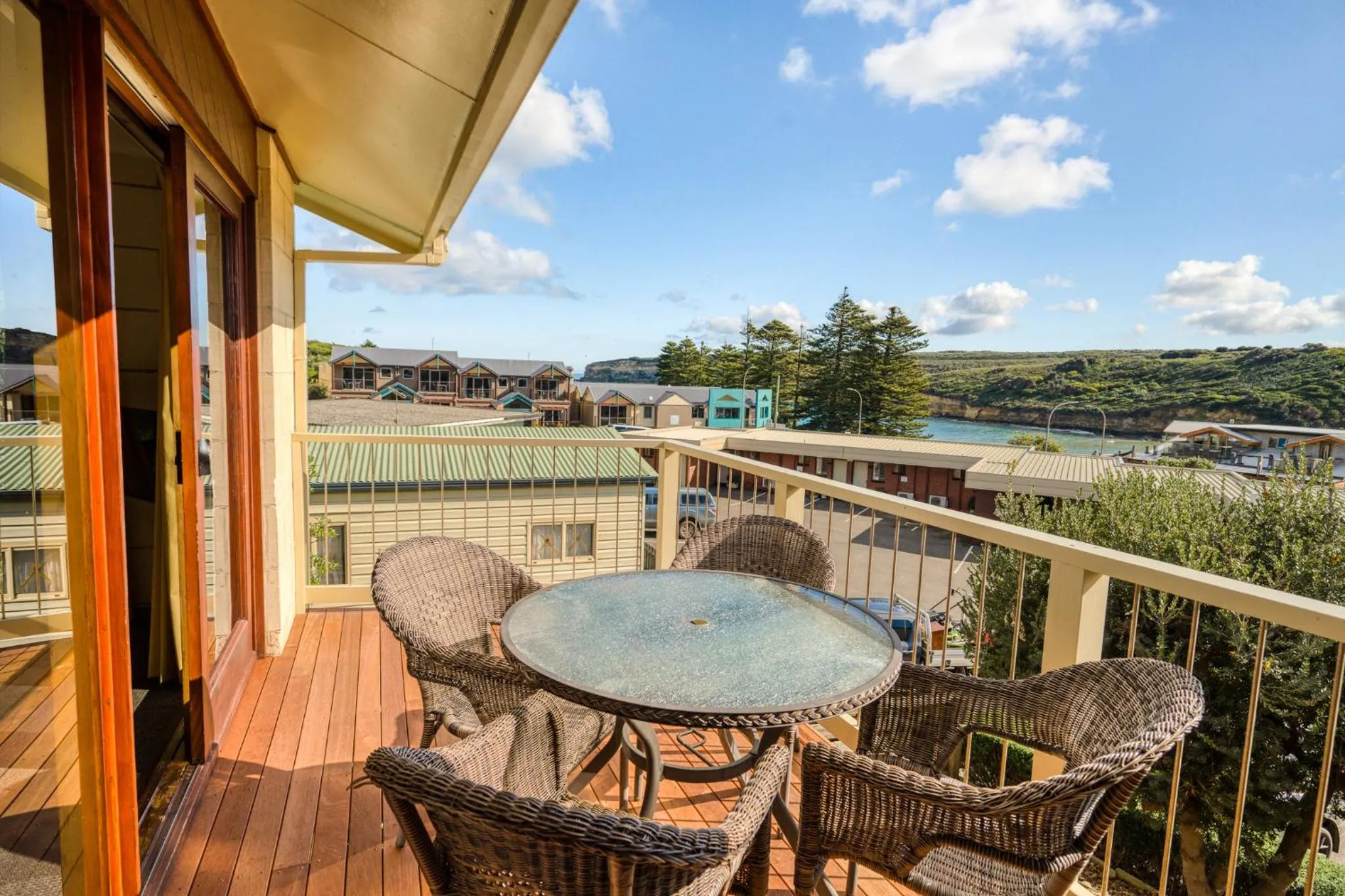 Balcony/Terrace in Loch Ard Motor Inn