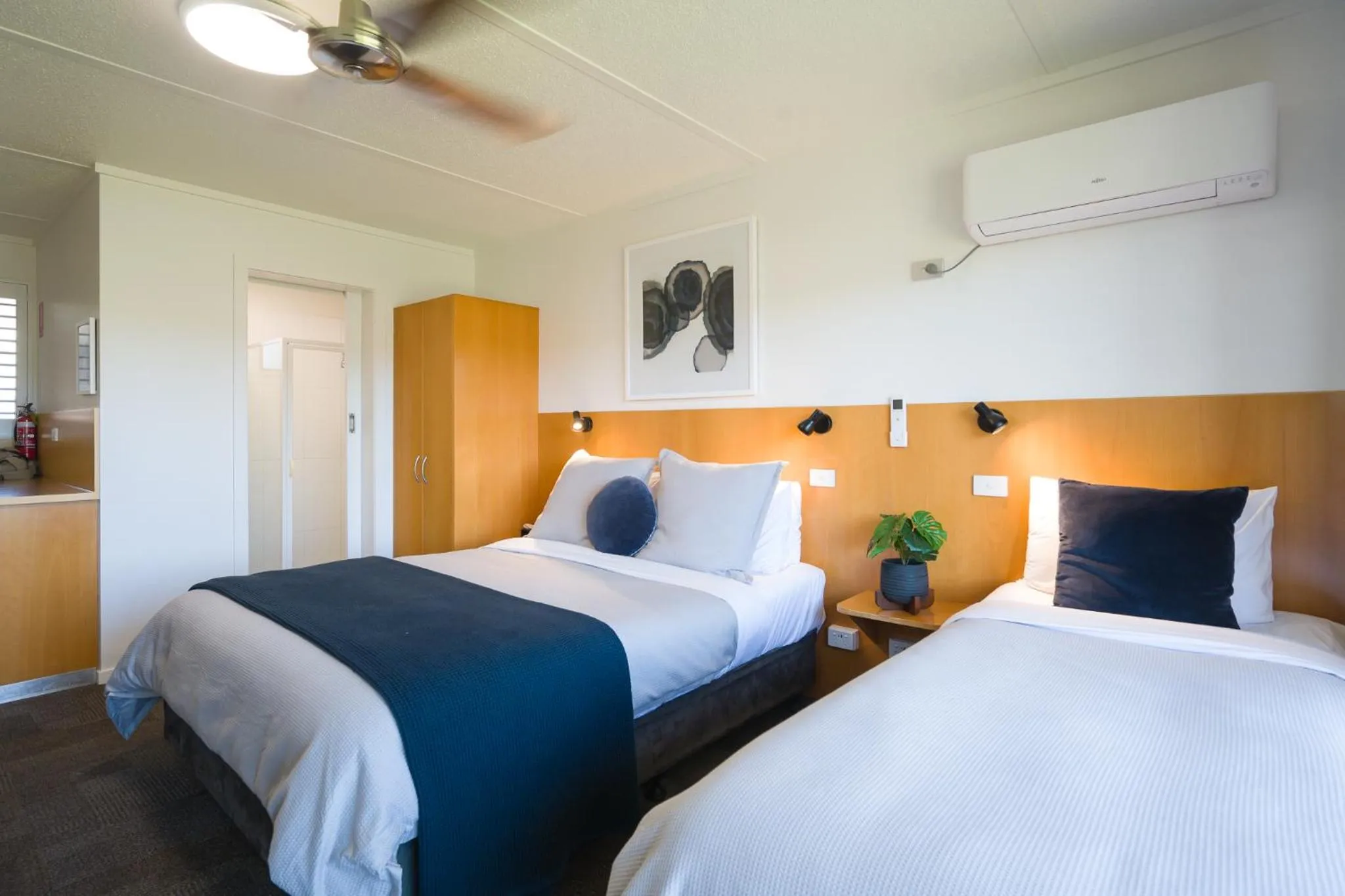 Bed in Loch Ard Motor Inn