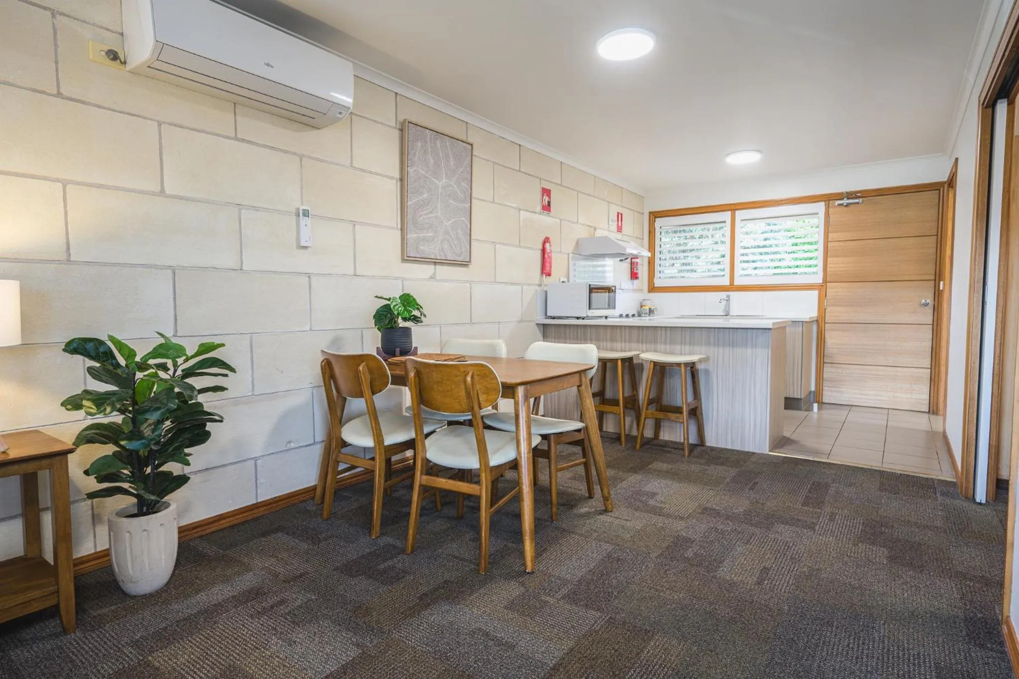 Kitchen or kitchenette in Loch Ard Motor Inn