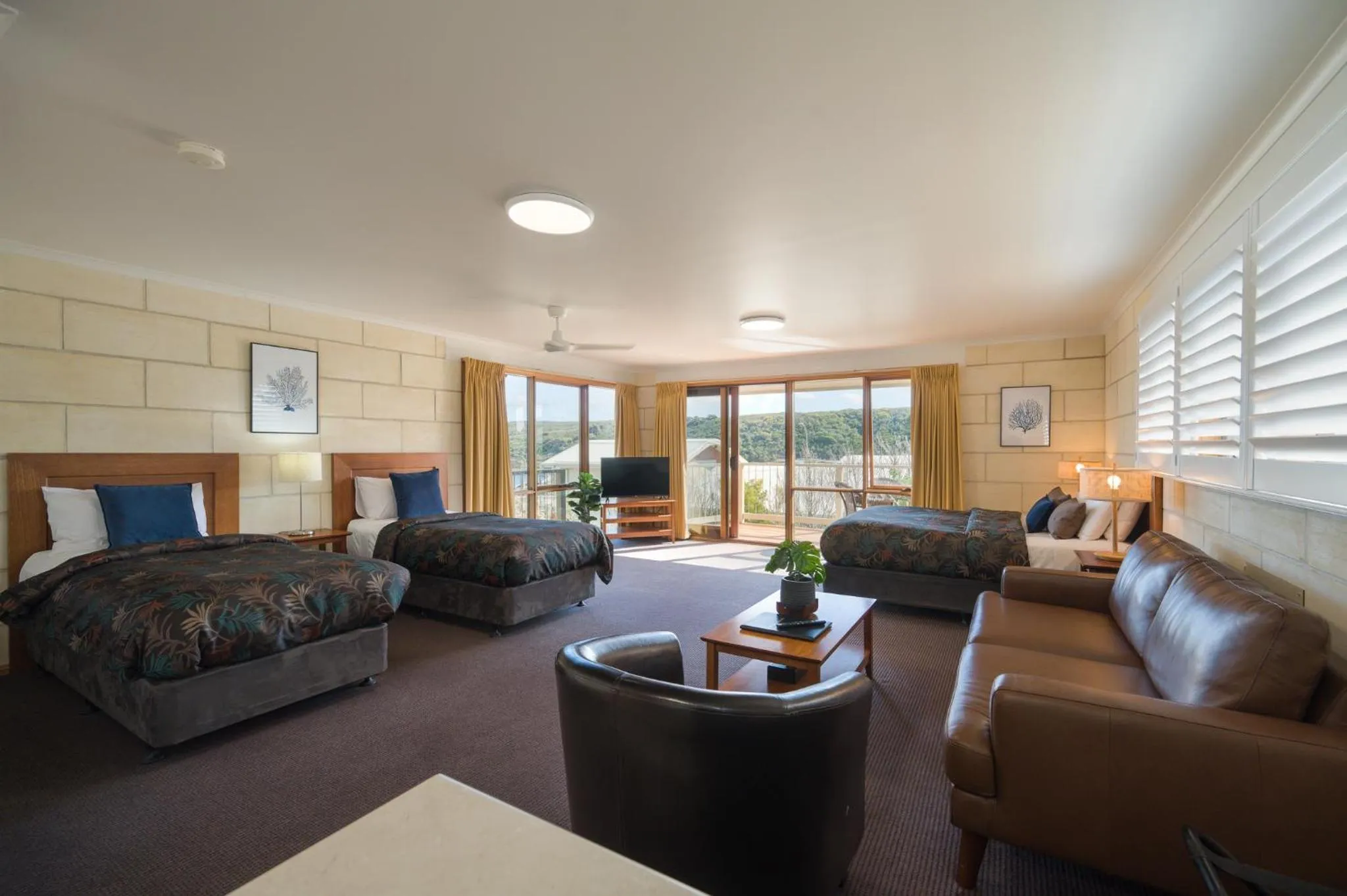 Bed in Loch Ard Motor Inn