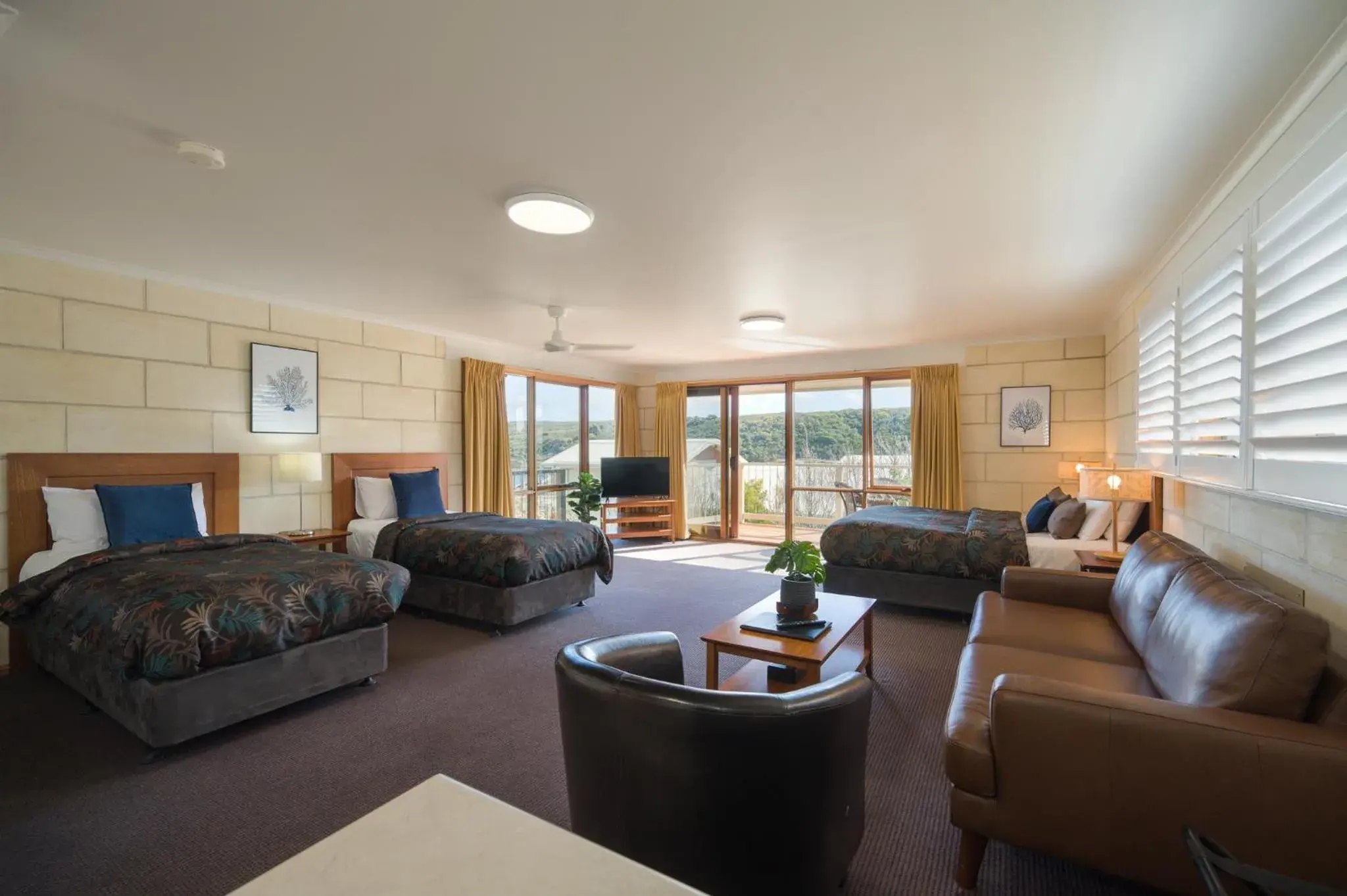 Bed in Loch Ard Motor Inn Bed in Loch Ard Motor Inn