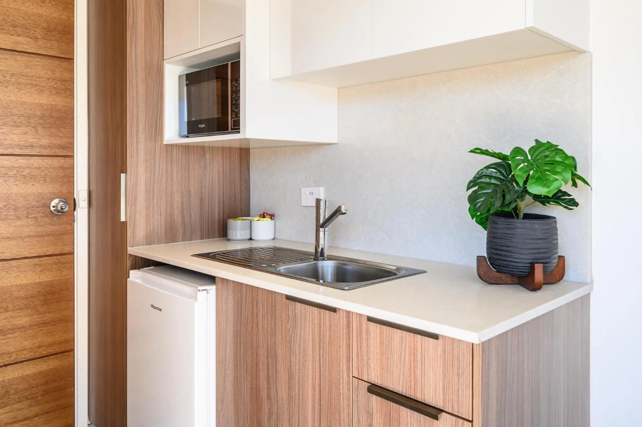 Kitchen or kitchenette in Loch Ard Motor Inn