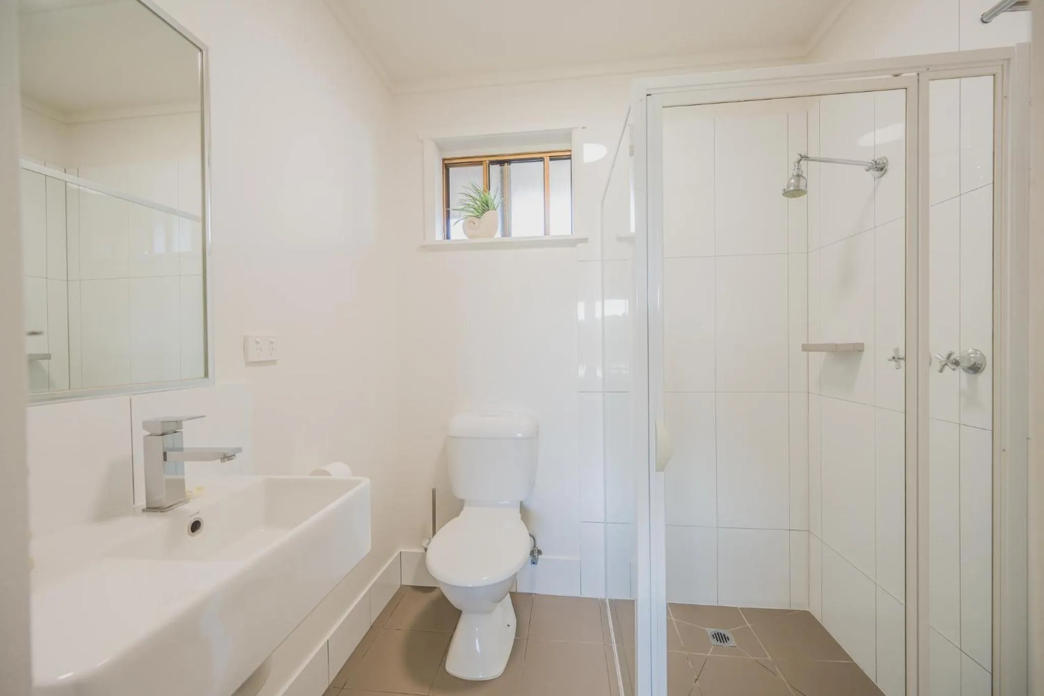 Bathroom in Loch Ard Motor Inn