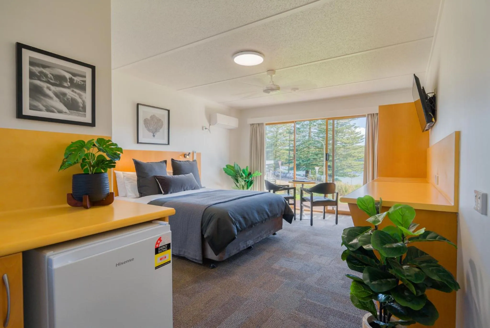 Bed in Loch Ard Motor Inn