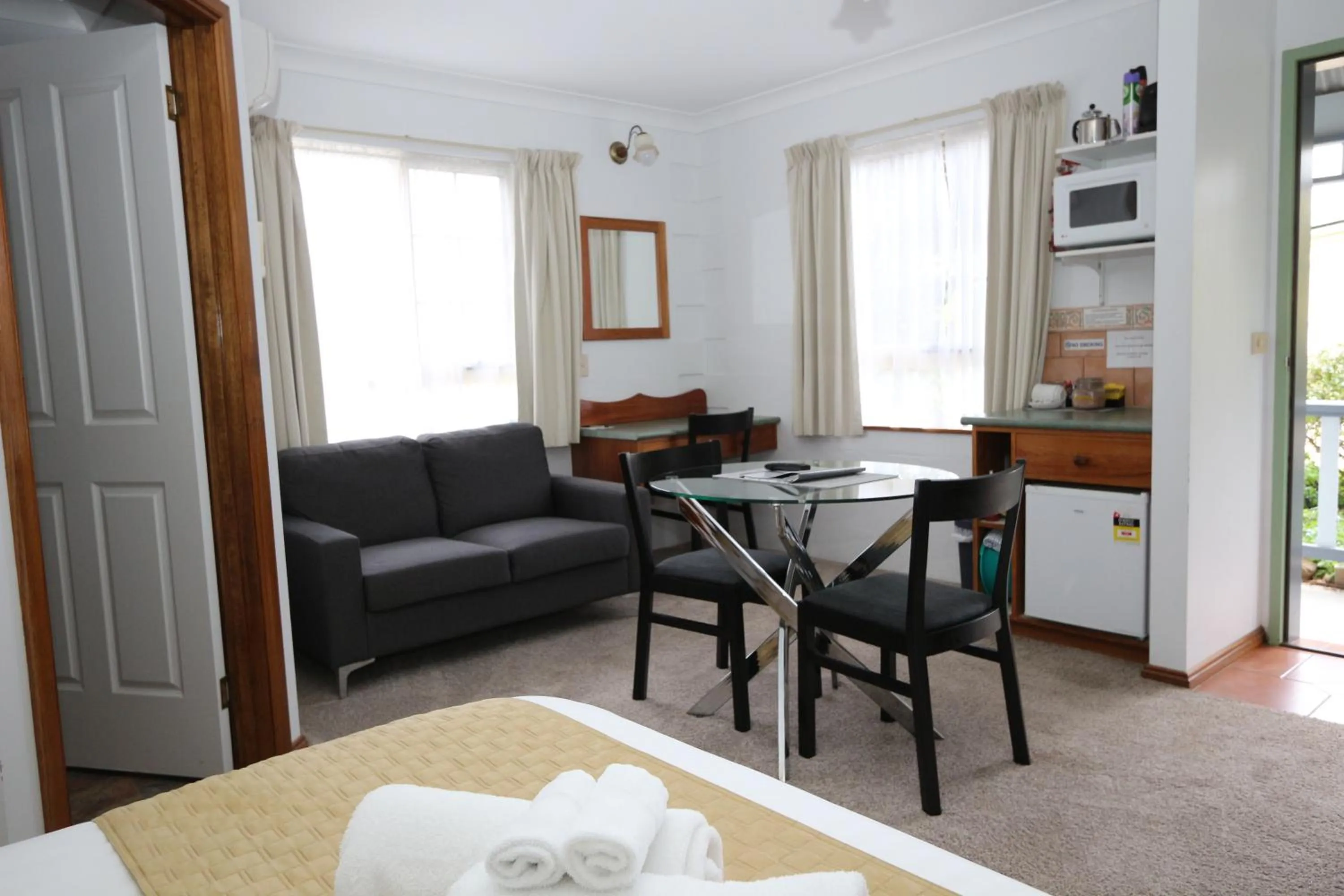 Living room in Swansea Cottages & Lodge Suites