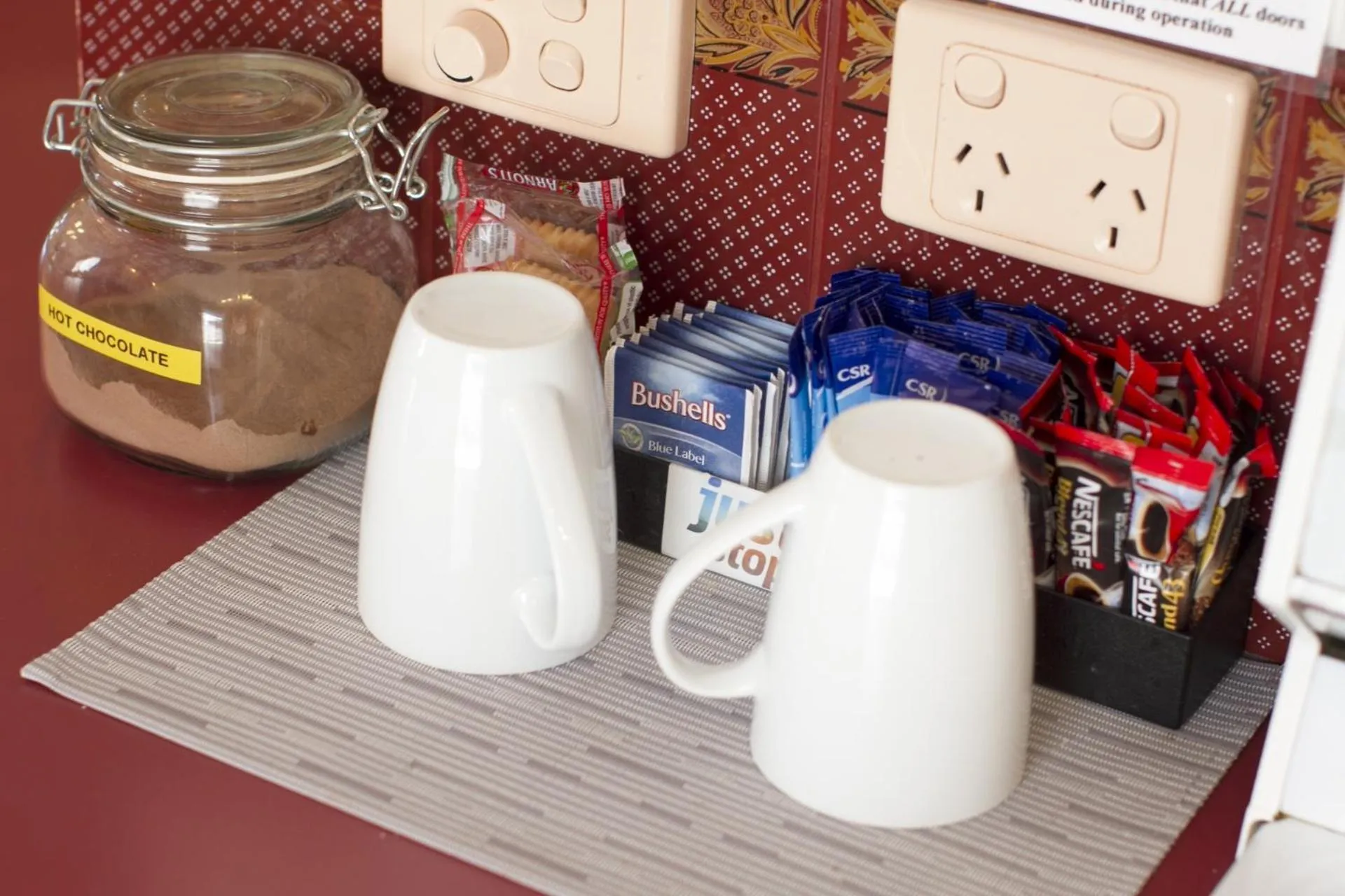 Coffee/tea facilities in Swansea Cottages & Lodge Suites