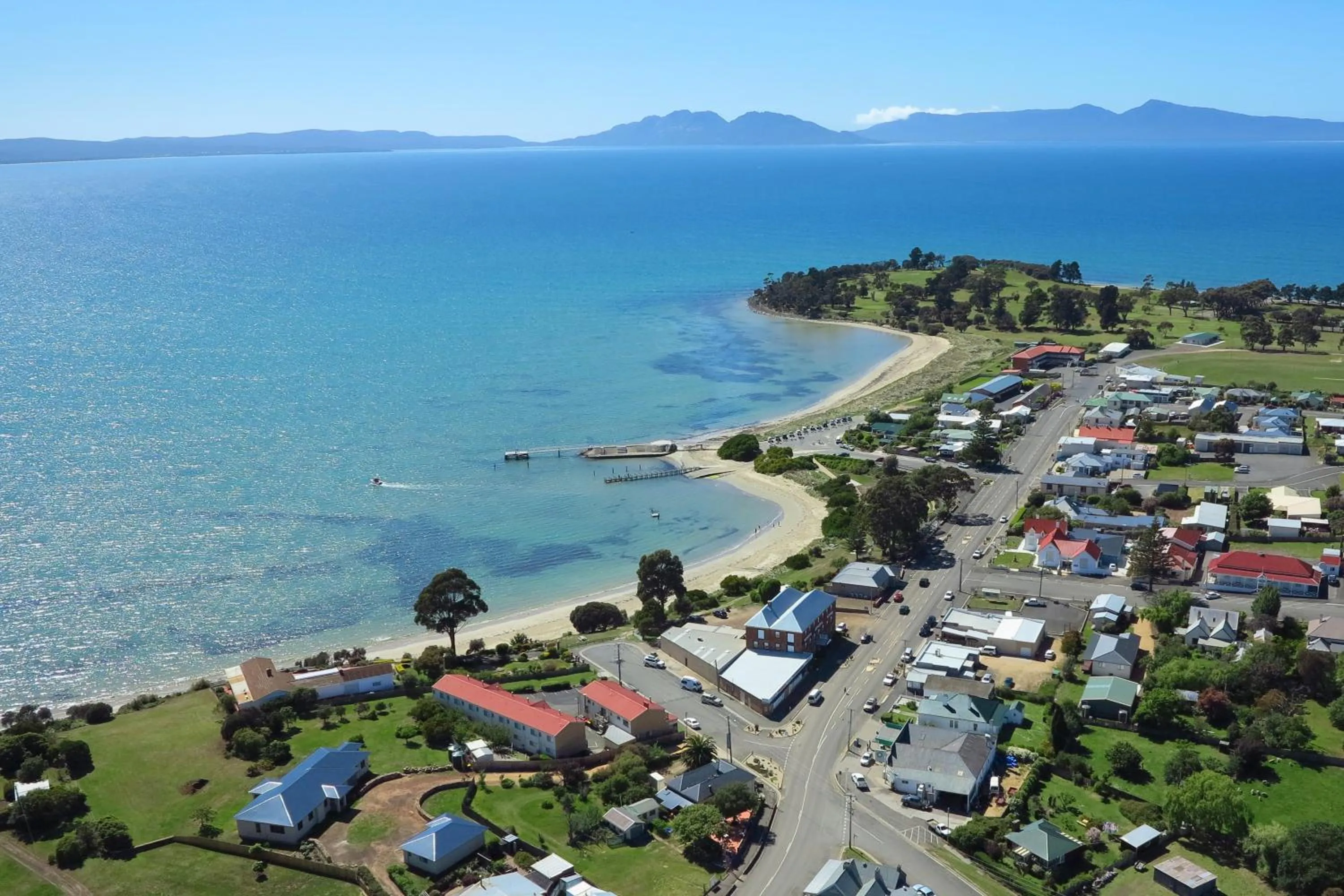 Beach in Swansea Cottages & Lodge Suites