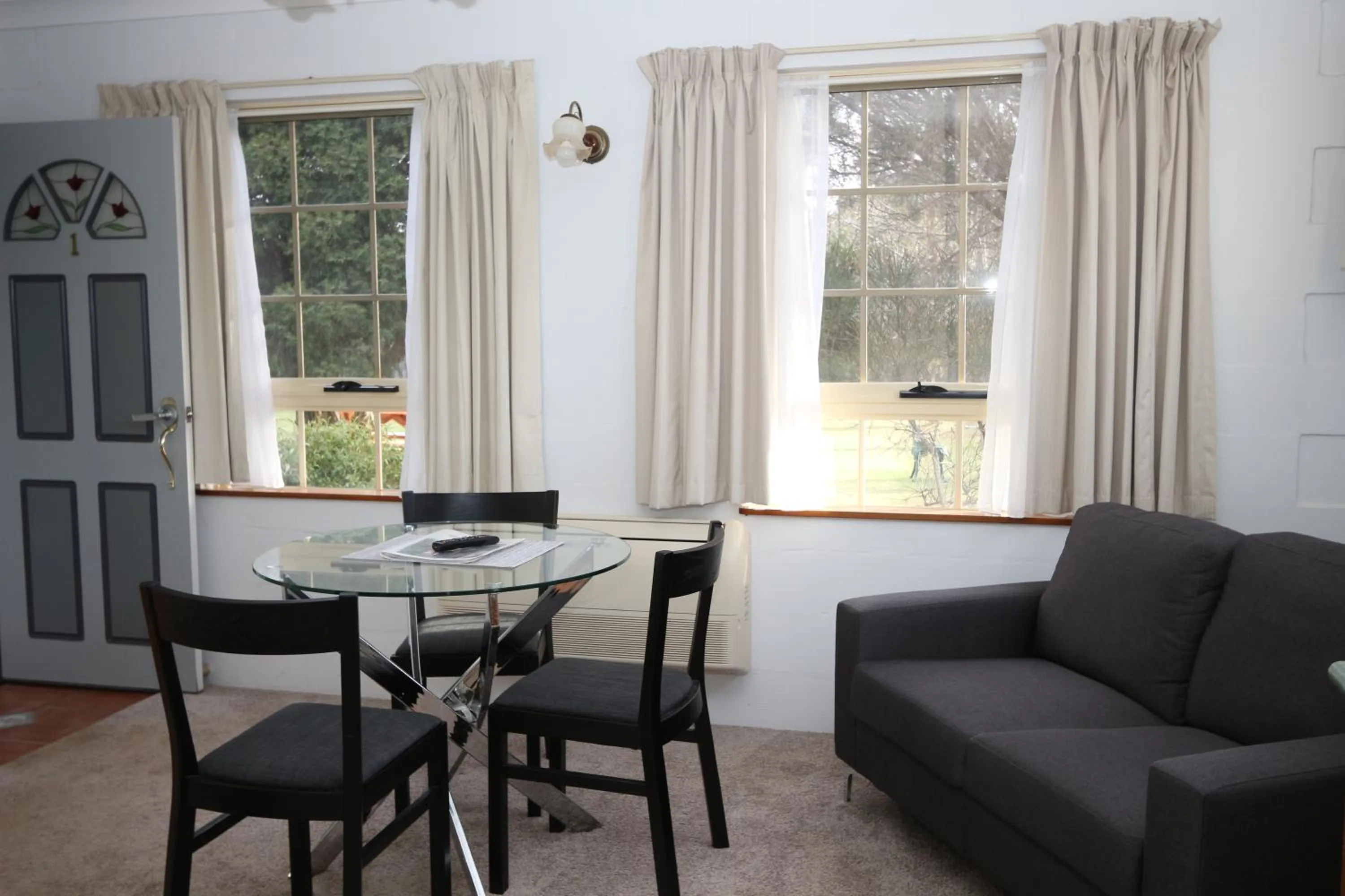 Living room in Swansea Cottages & Lodge Suites