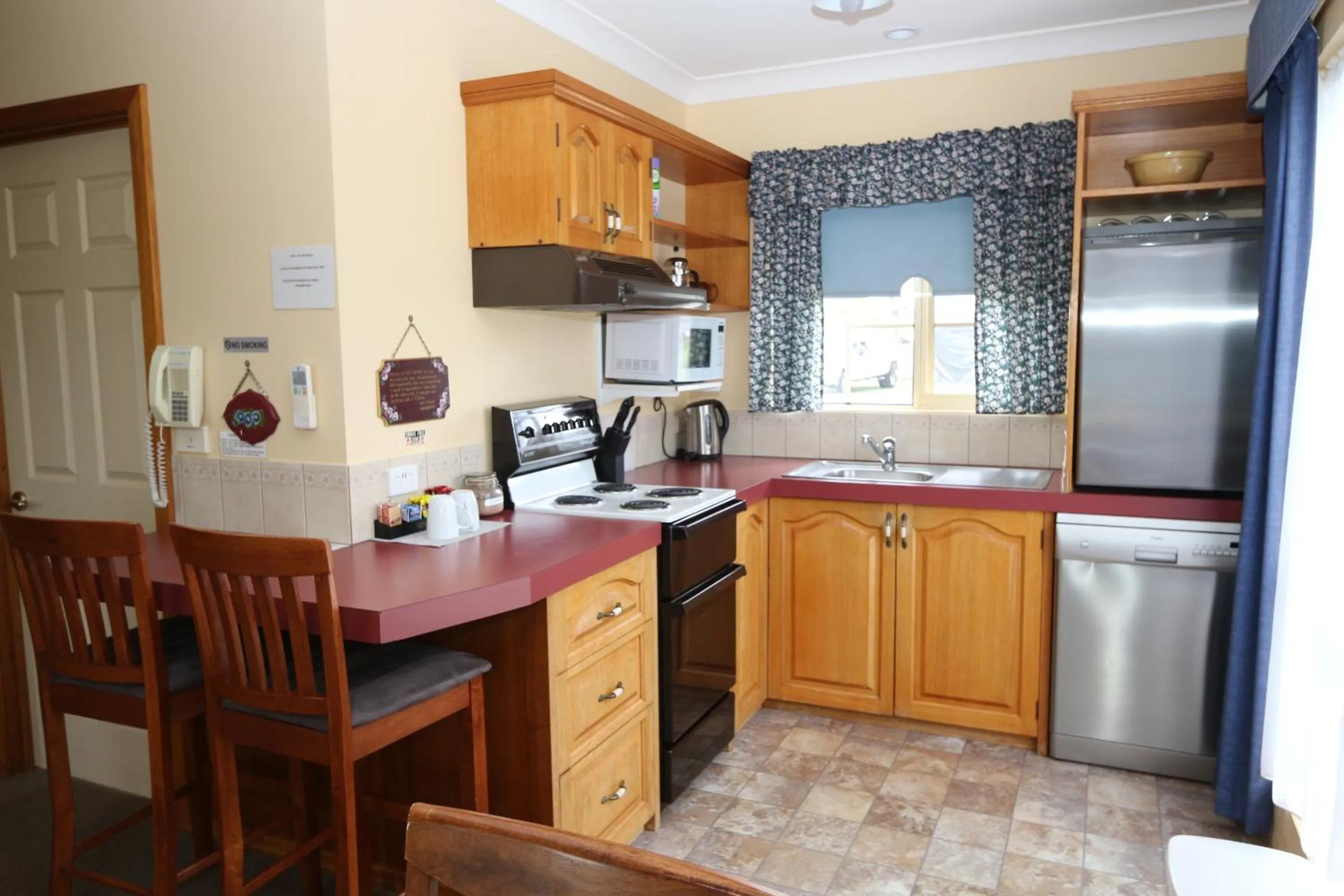 Kitchen or kitchenette in Swansea Cottages & Lodge Suites