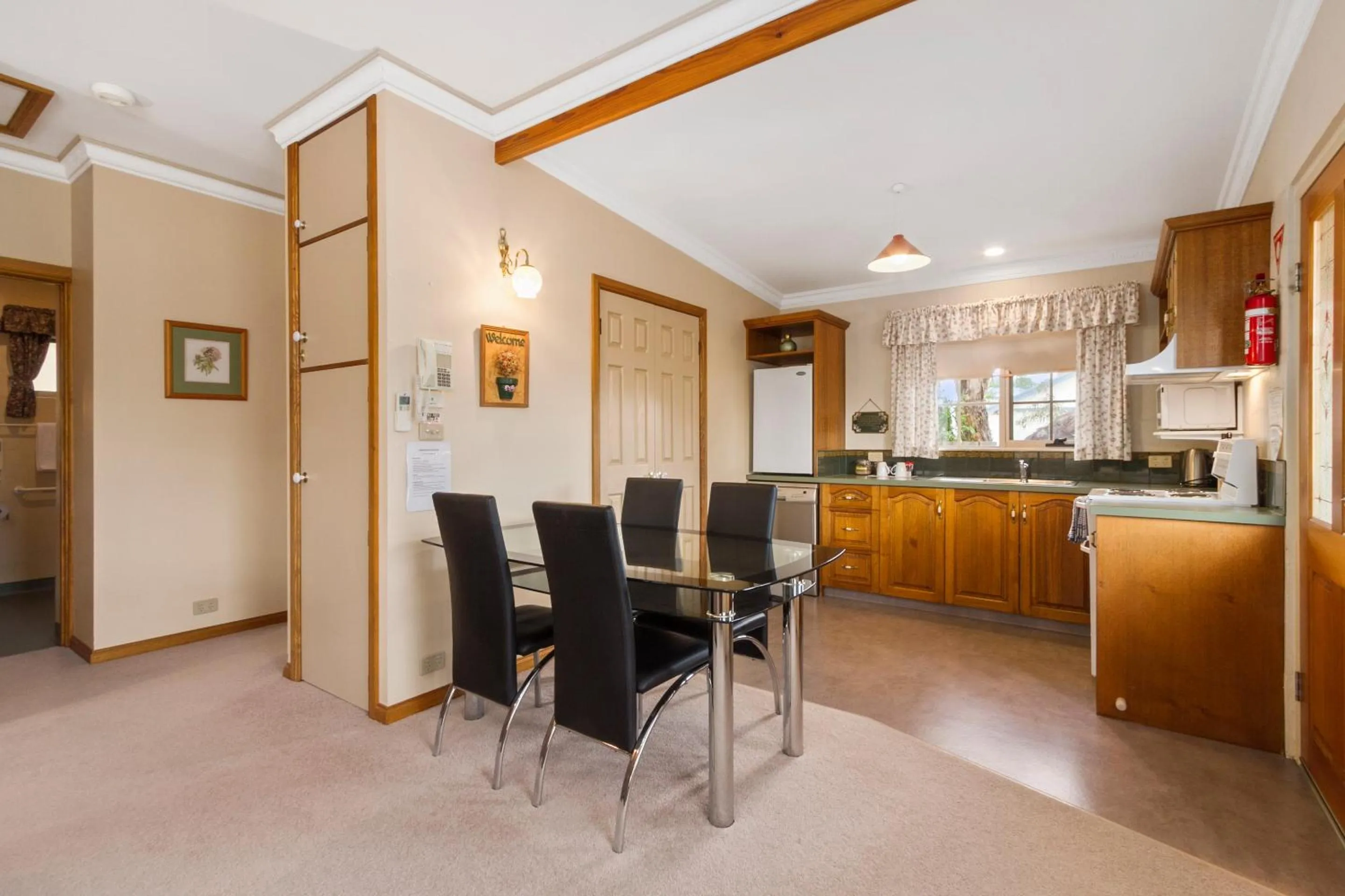 Kitchen or kitchenette in Swansea Cottages & Lodge Suites