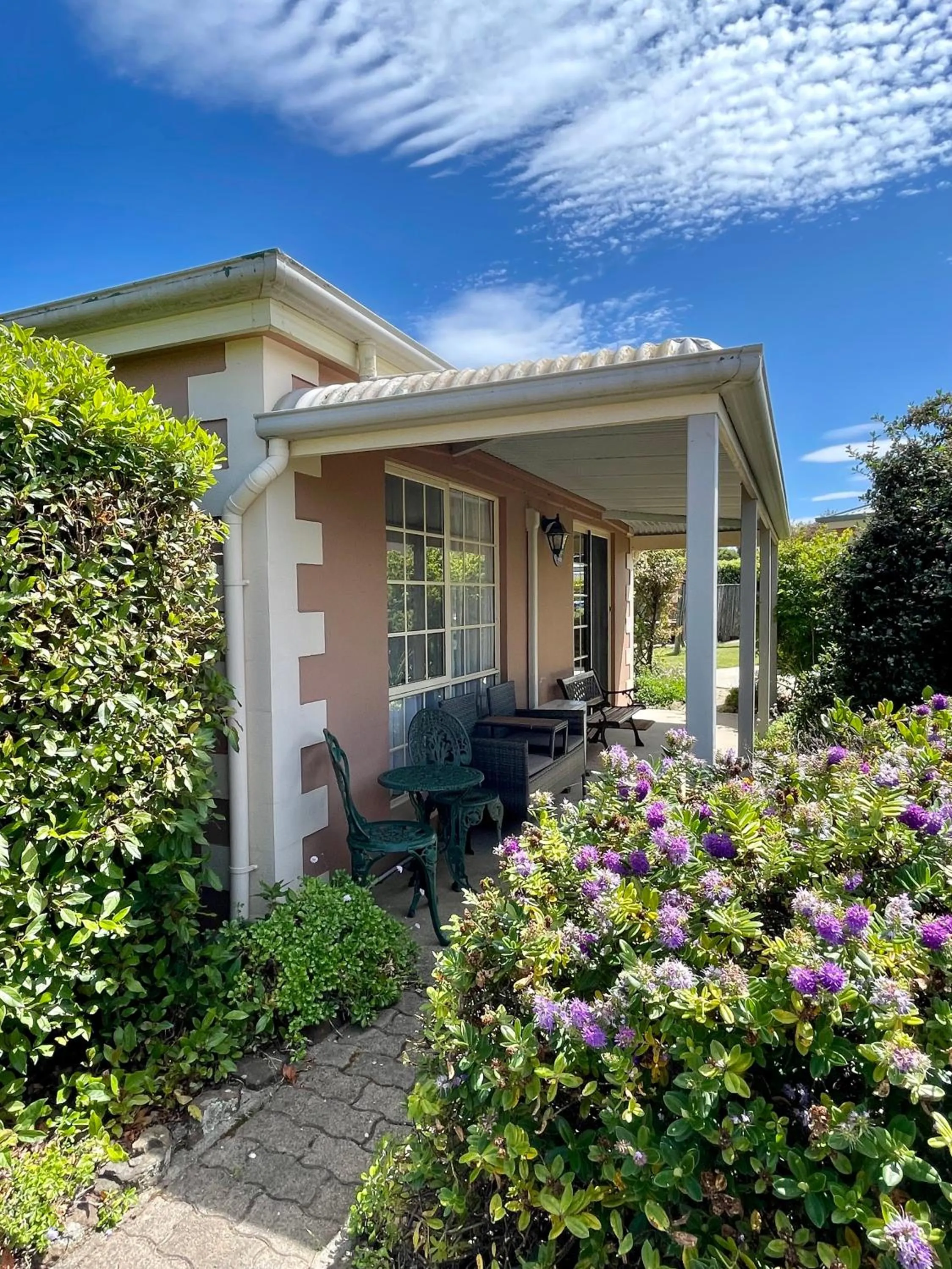 Property building in Swansea Cottages & Lodge Suites