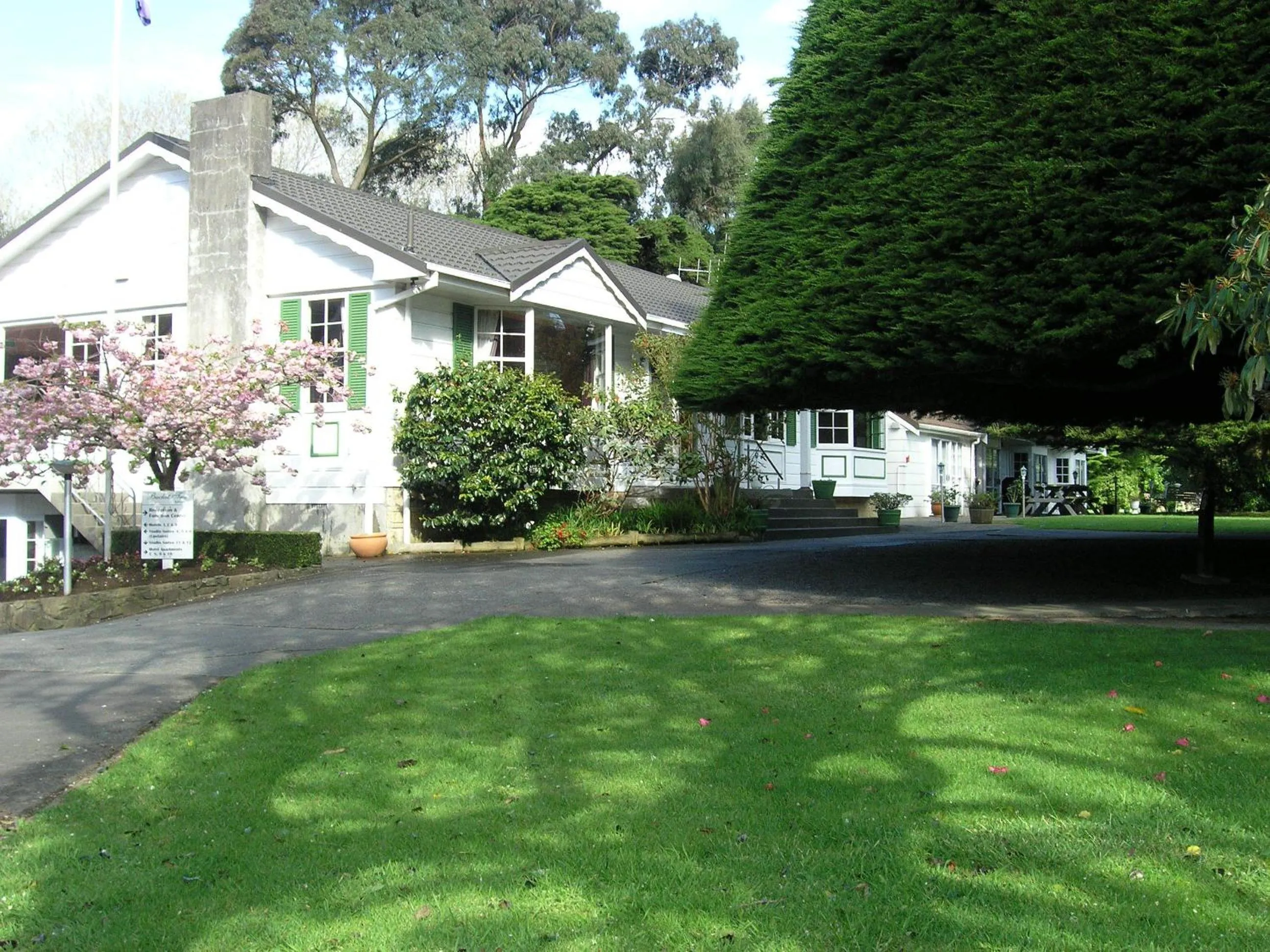 Facade/entrance in Bucket Tree Lodge