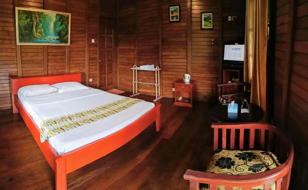 Bed in Highland Resort & Nature Tours