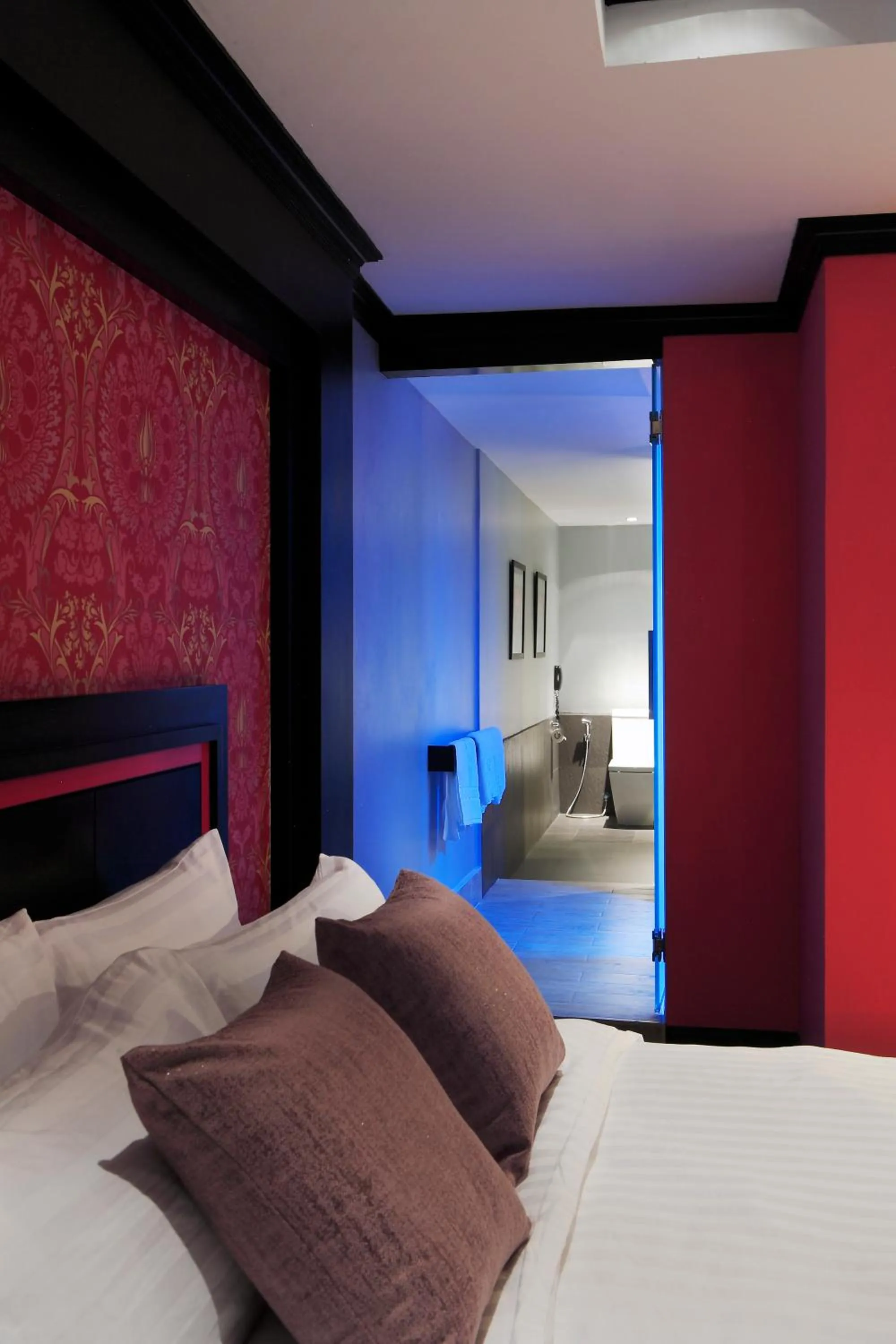 Bedroom, Bed in Bangkok Inter Place