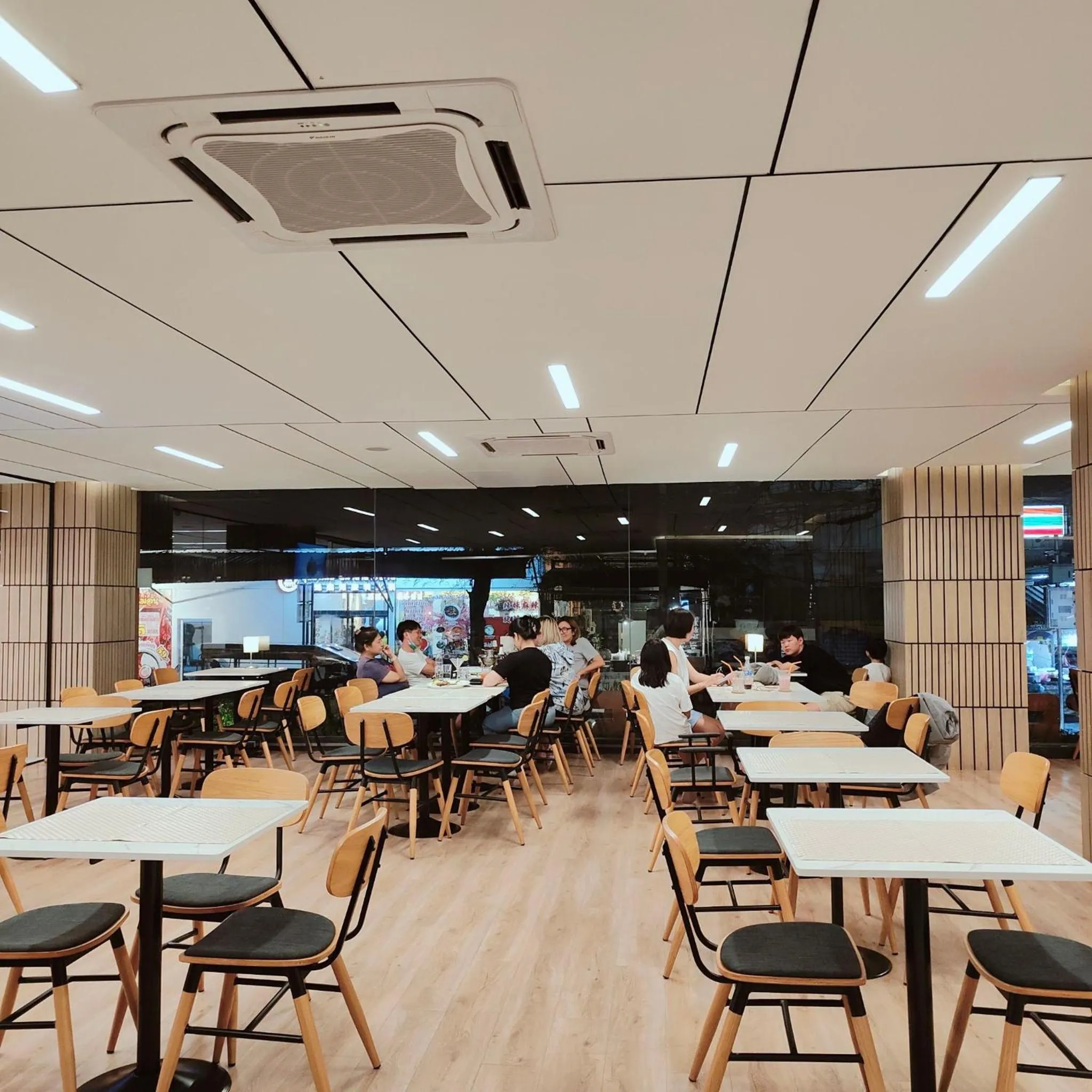 Restaurant/places to eat in Bangkok Inter Place