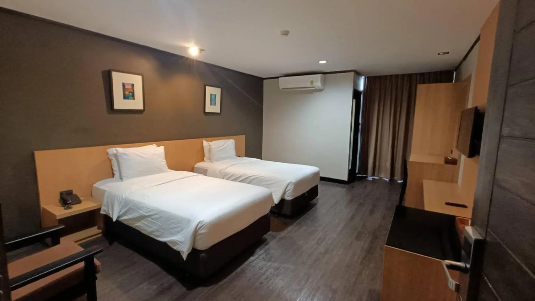 Bed in Bangkok Inter Place