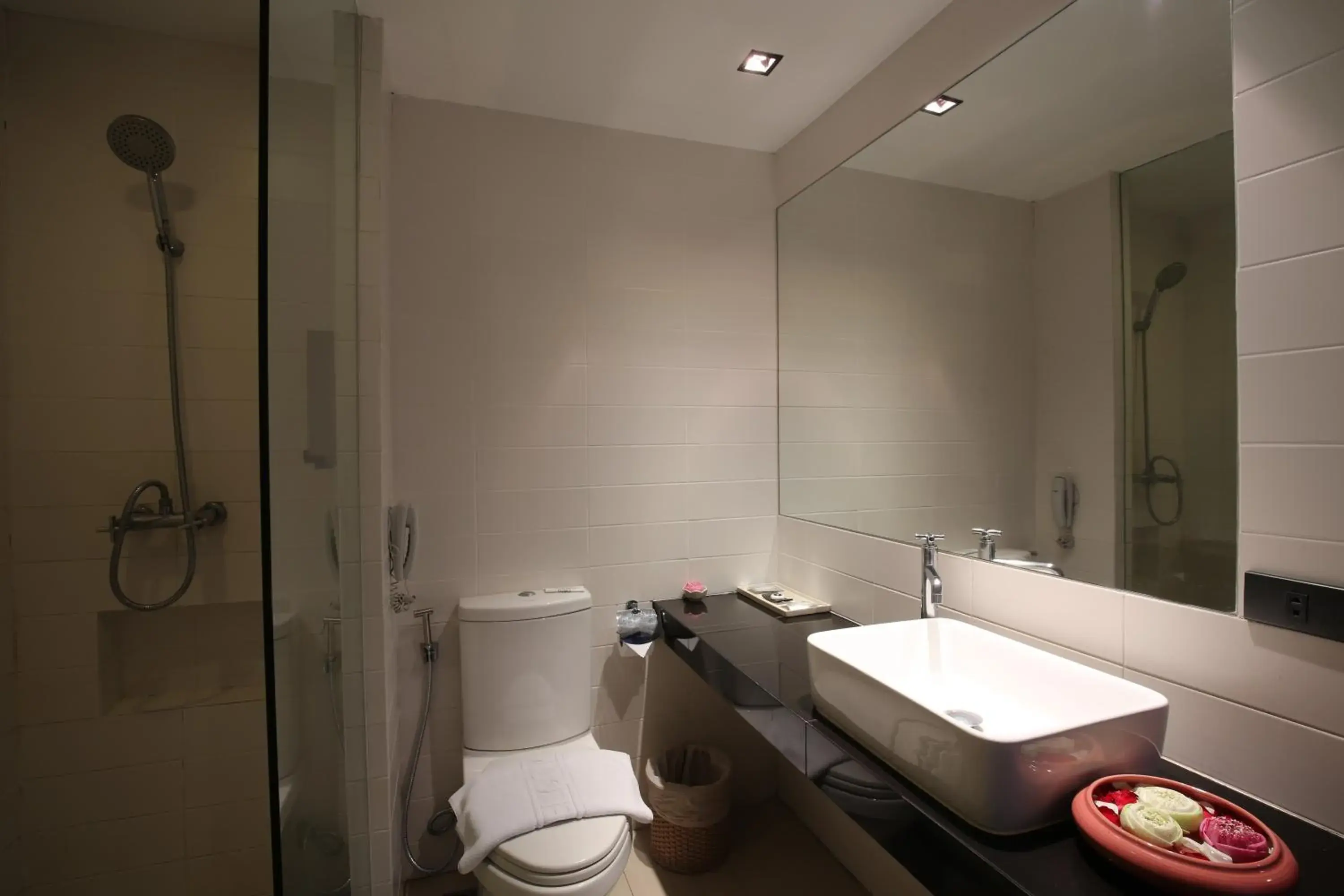 Bathroom in Bangkok Inter Place Bathroom in Bangkok Inter Place