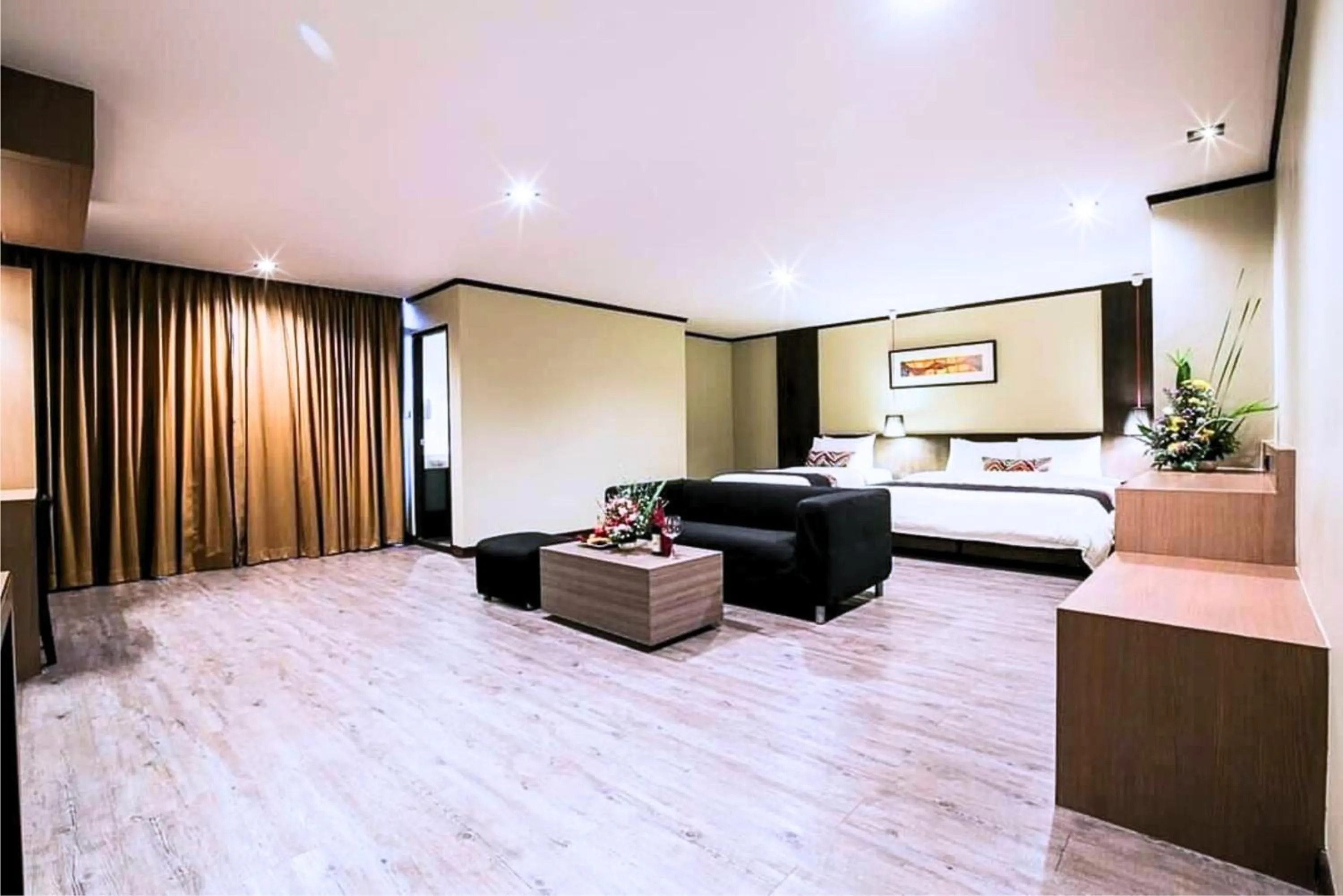 Bedroom, Bed in Bangkok Inter Place