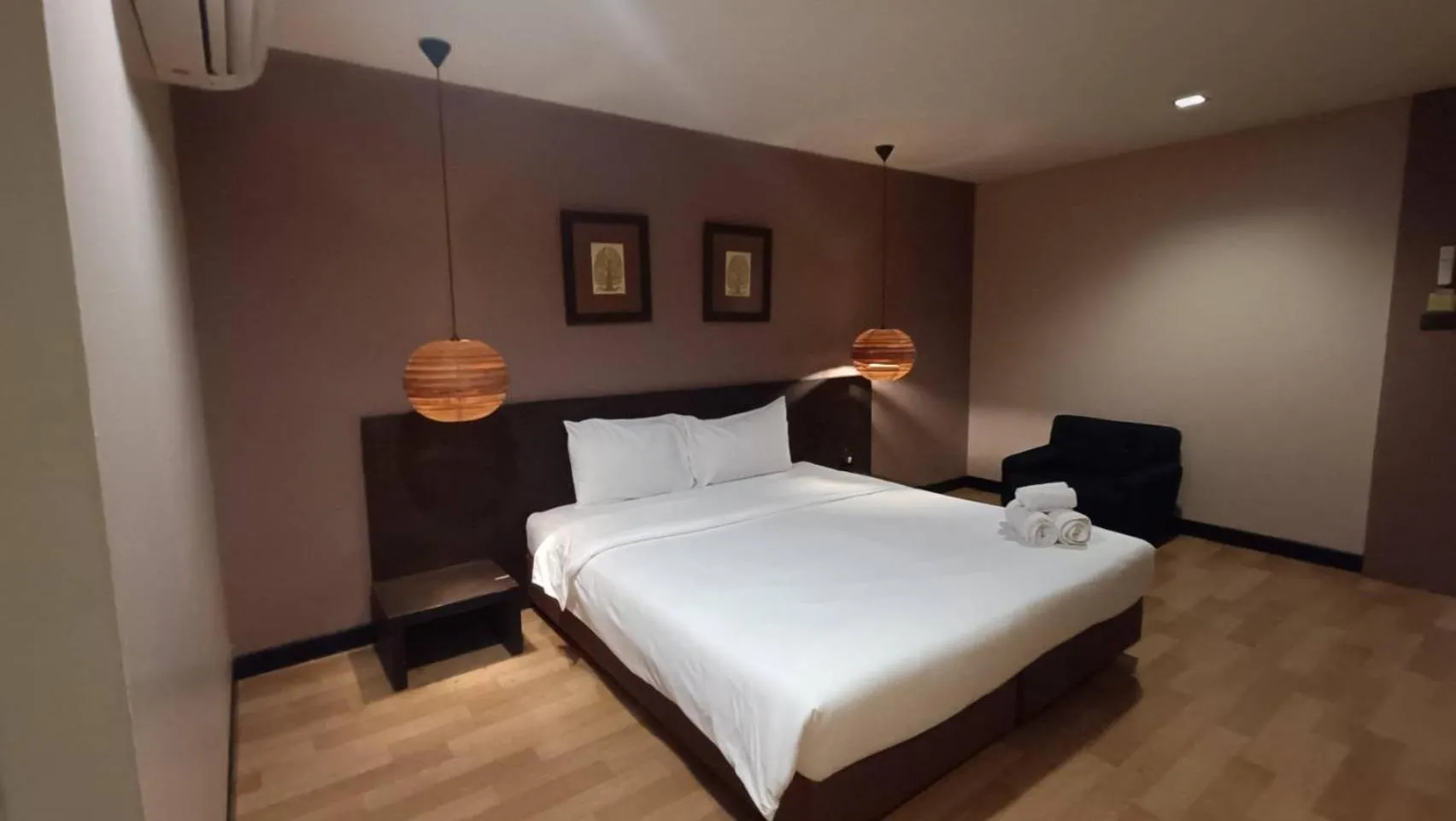 Bed in Bangkok Inter Place