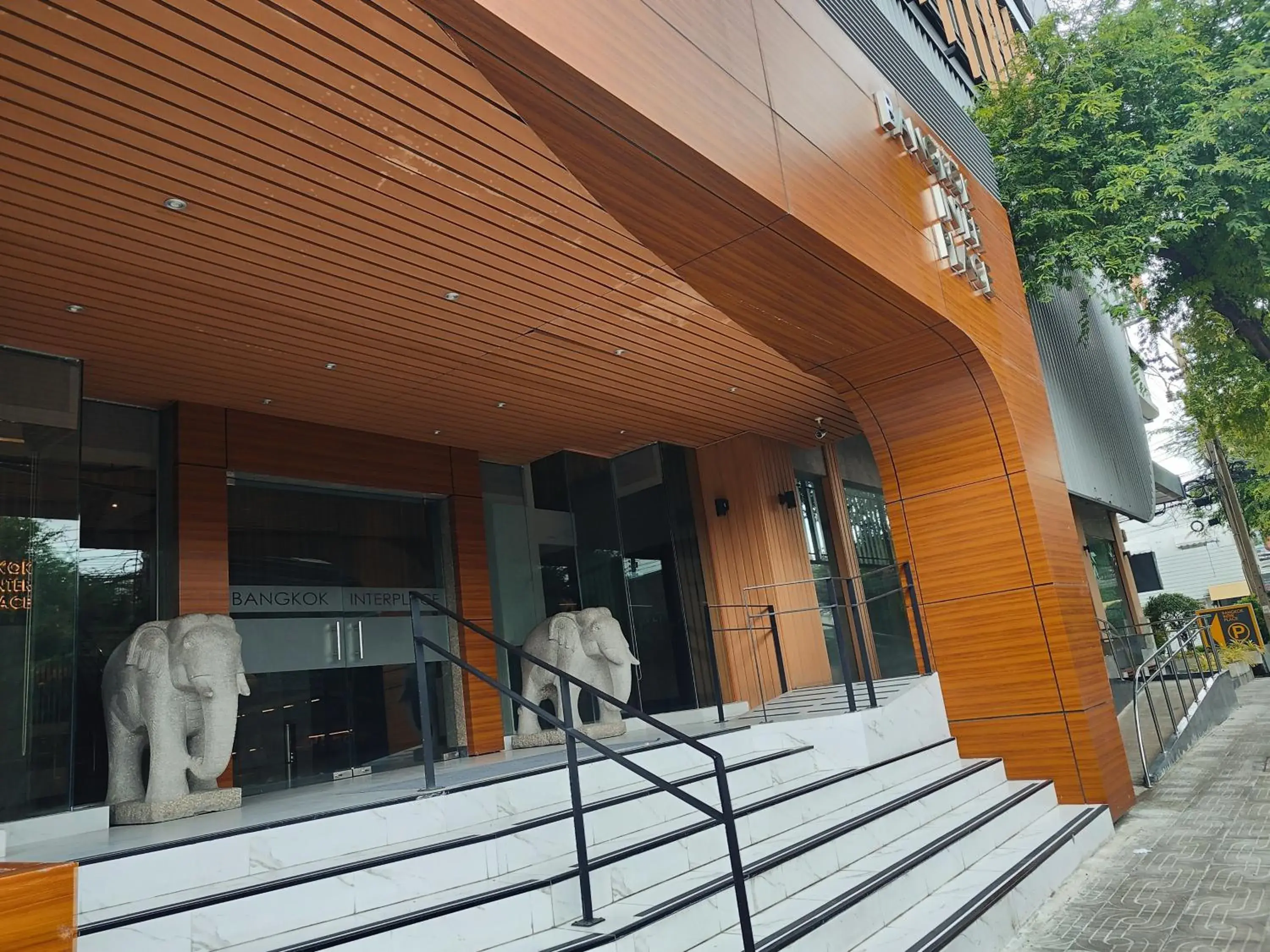 Facade/entrance in Bangkok Inter Place Facade/entrance in Bangkok Inter Place