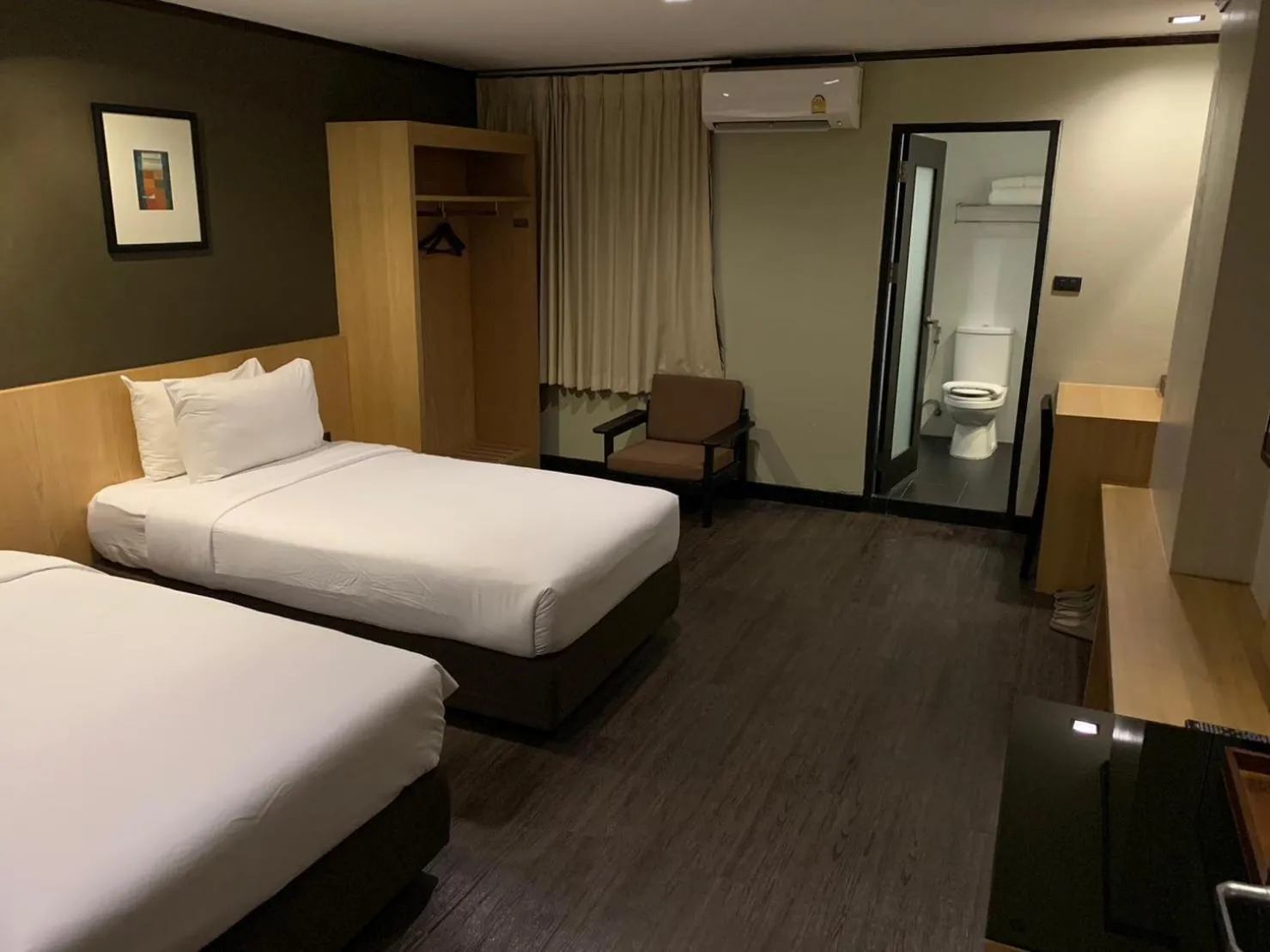 Bedroom, Bed in Bangkok Inter Place