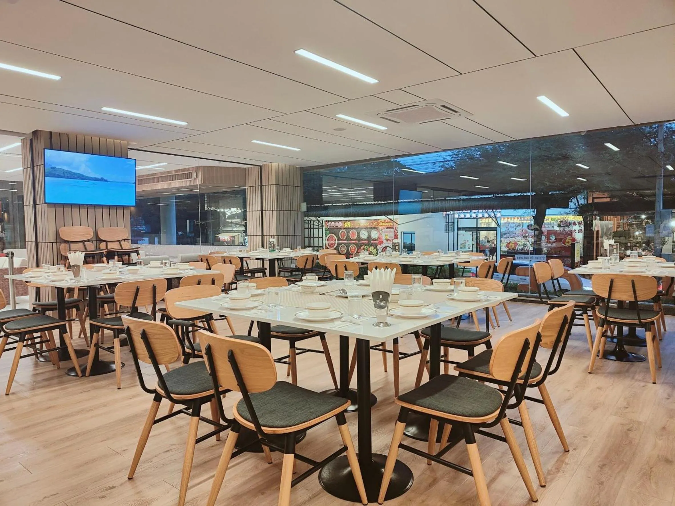 Restaurant/places to eat in Bangkok Inter Place