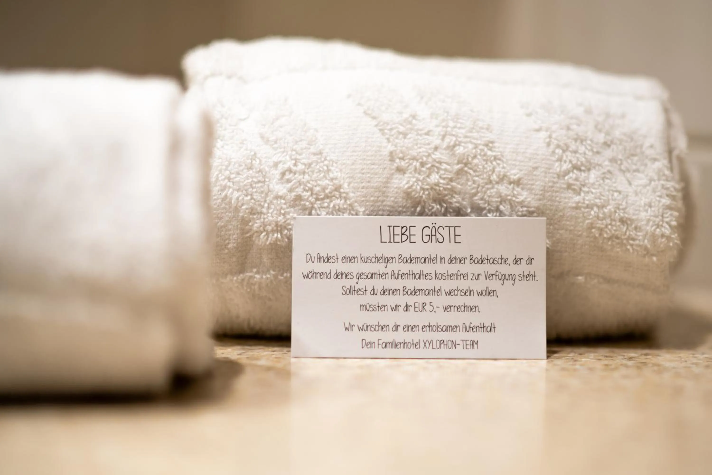 Bathroom, Bed in Hotel Xylophon - inklusive Thermeneintritte