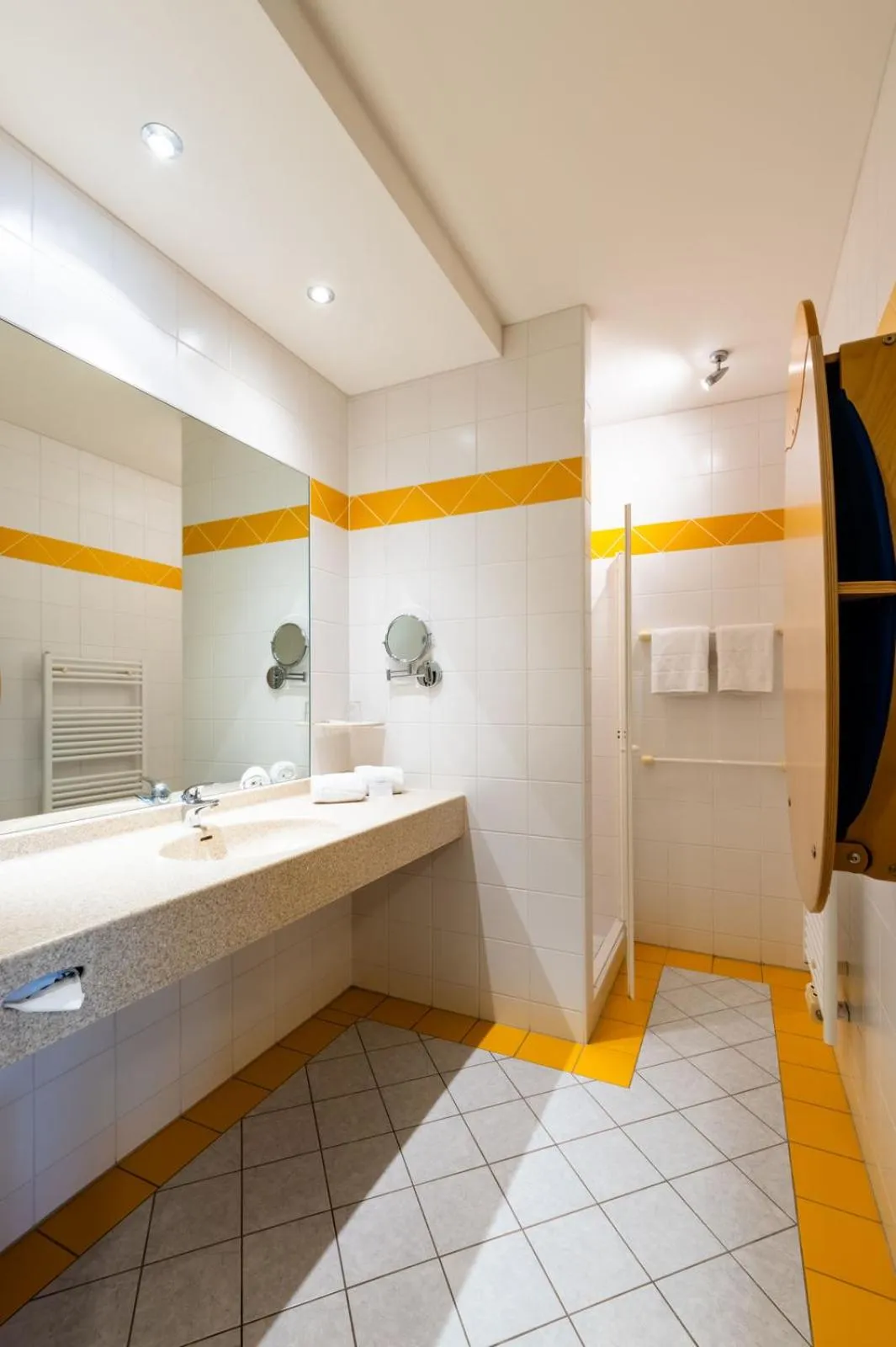 Shower in Hotel Xylophon - inklusive Thermeneintritte