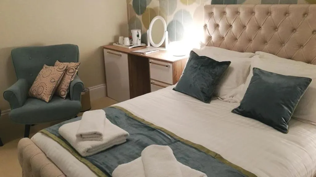 Property building, Bed in The Devon Court