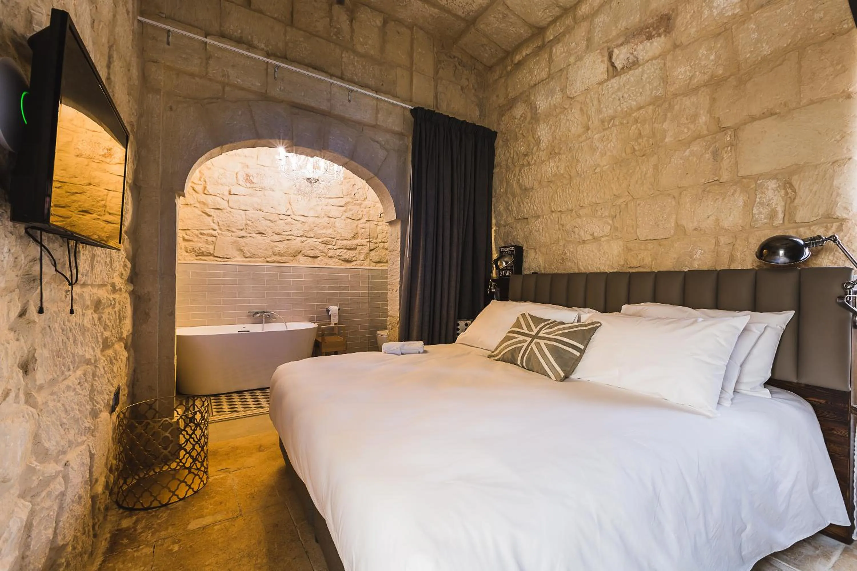 Bed in Talbot & Bons Bed & Breakfast