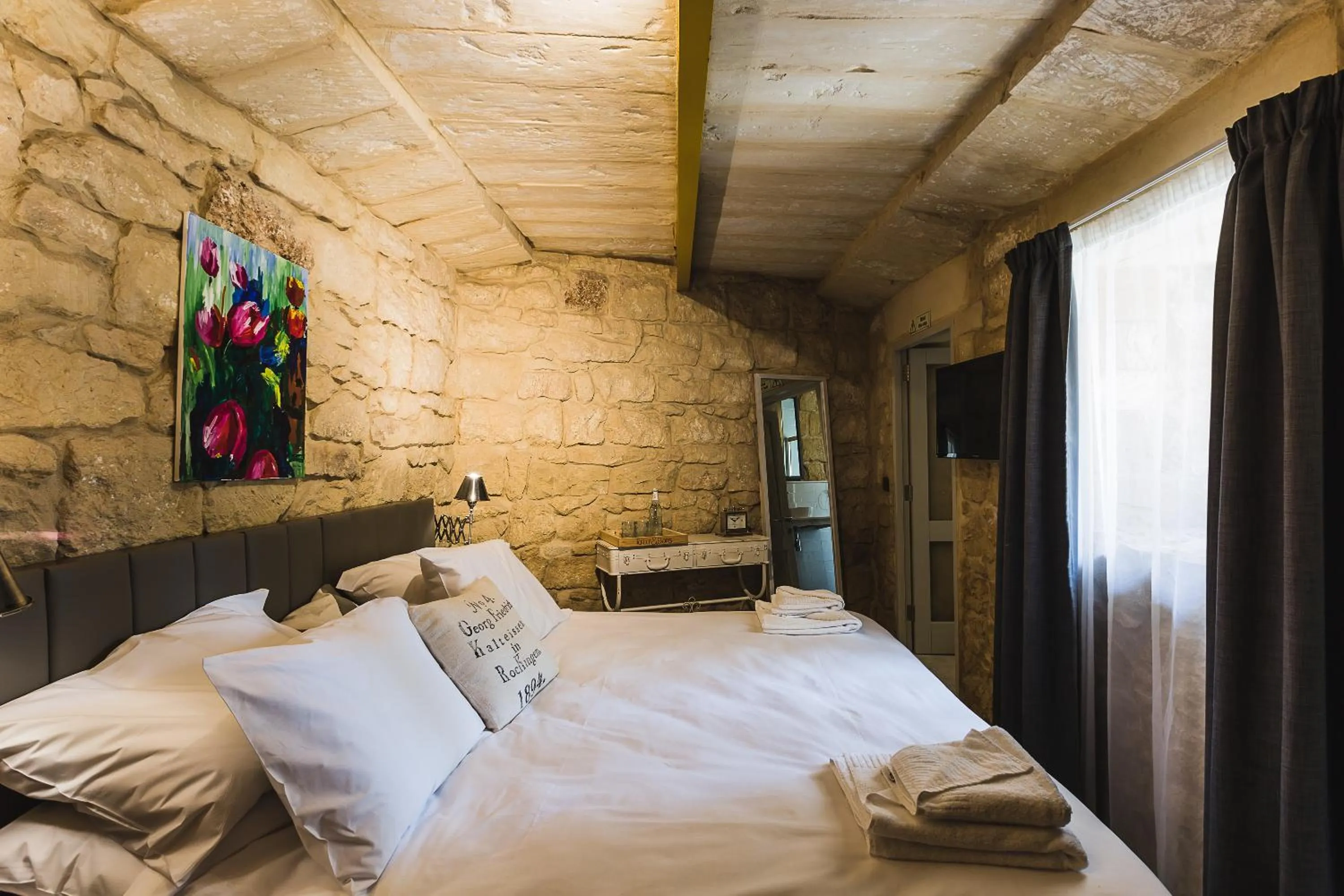 Bed in Talbot & Bons Bed & Breakfast