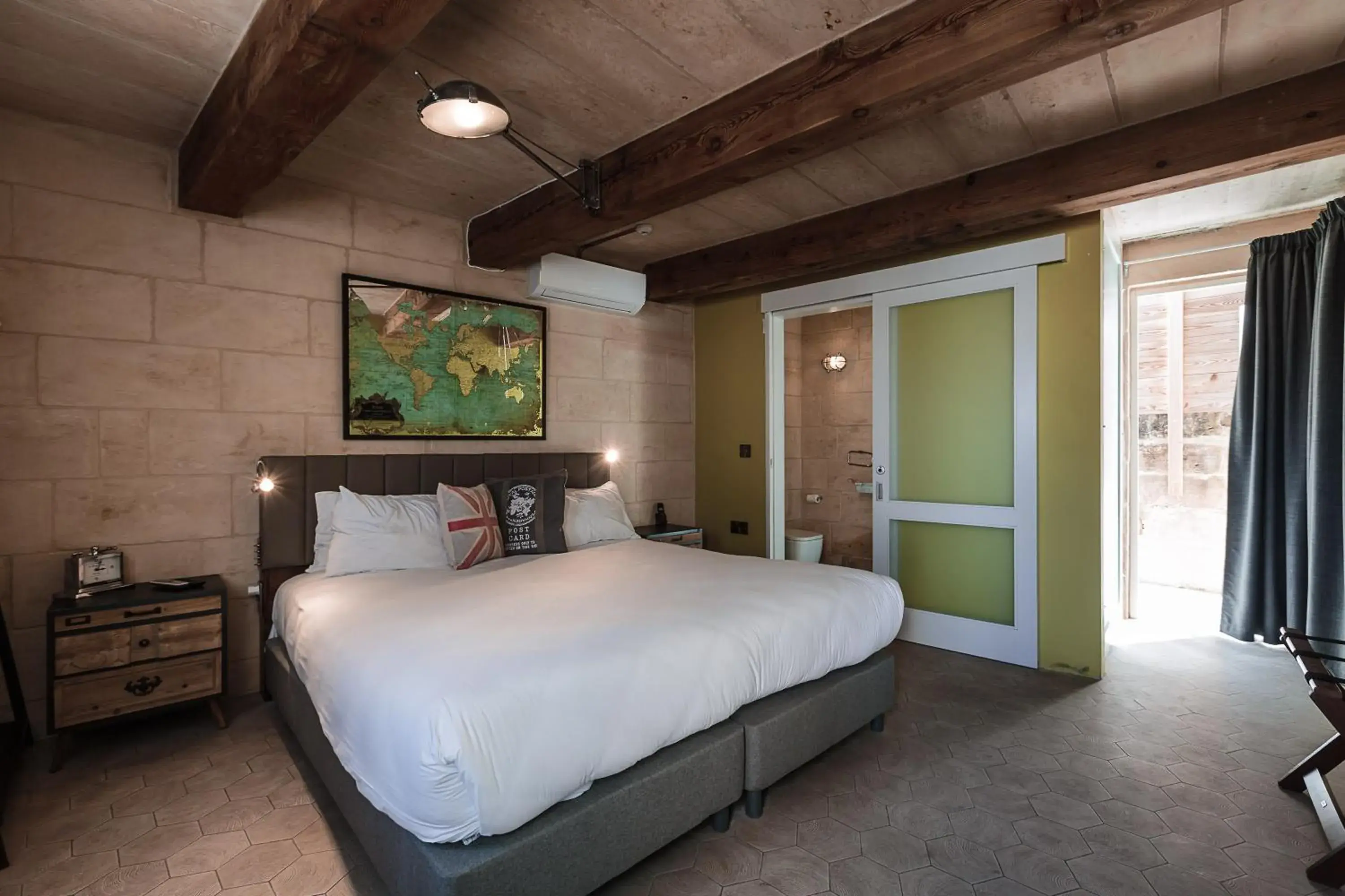 Bed in Talbot & Bons Bed & Breakfast Bed in Talbot & Bons Bed & Breakfast