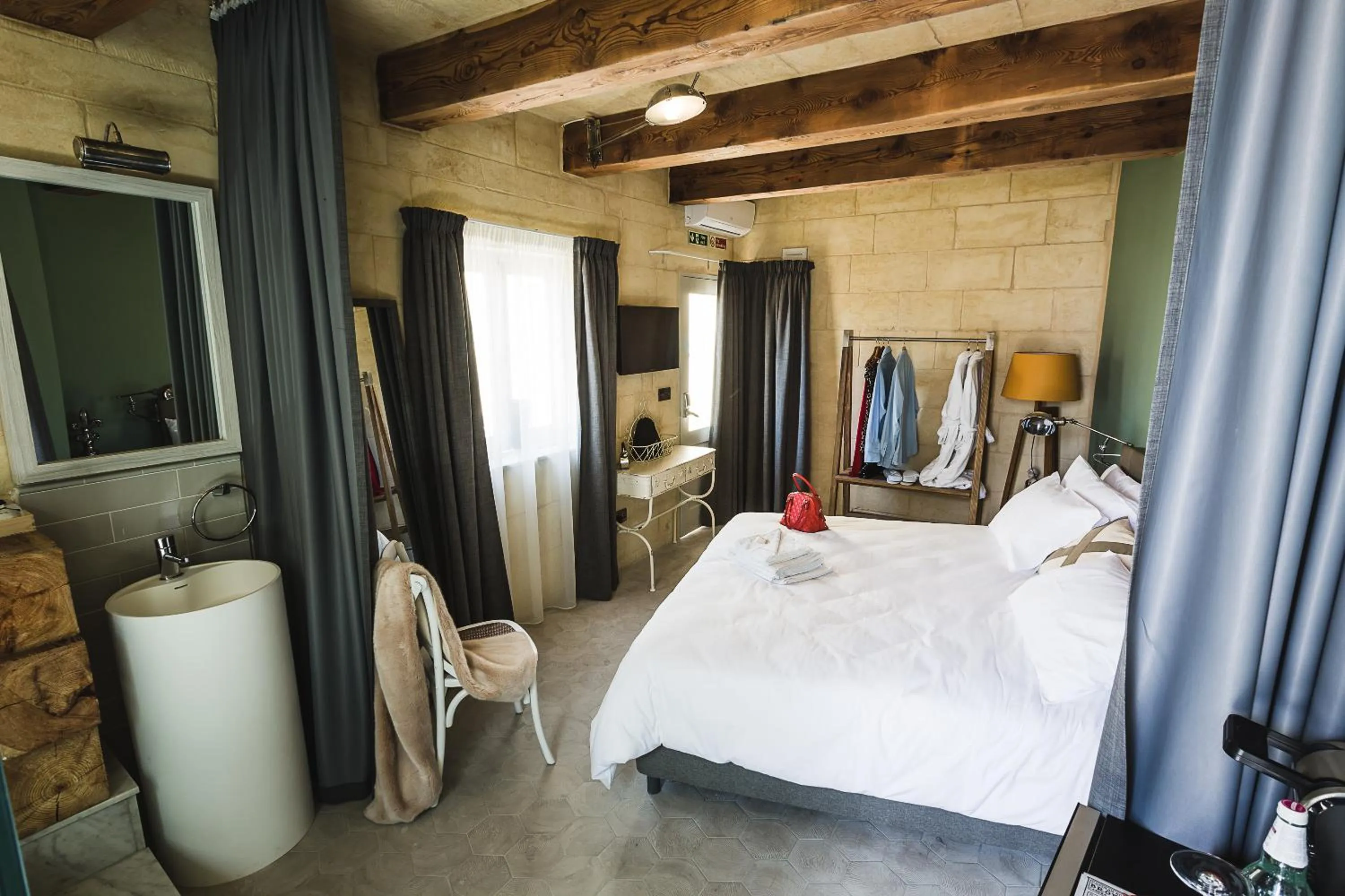 Bed in Talbot & Bons Bed & Breakfast