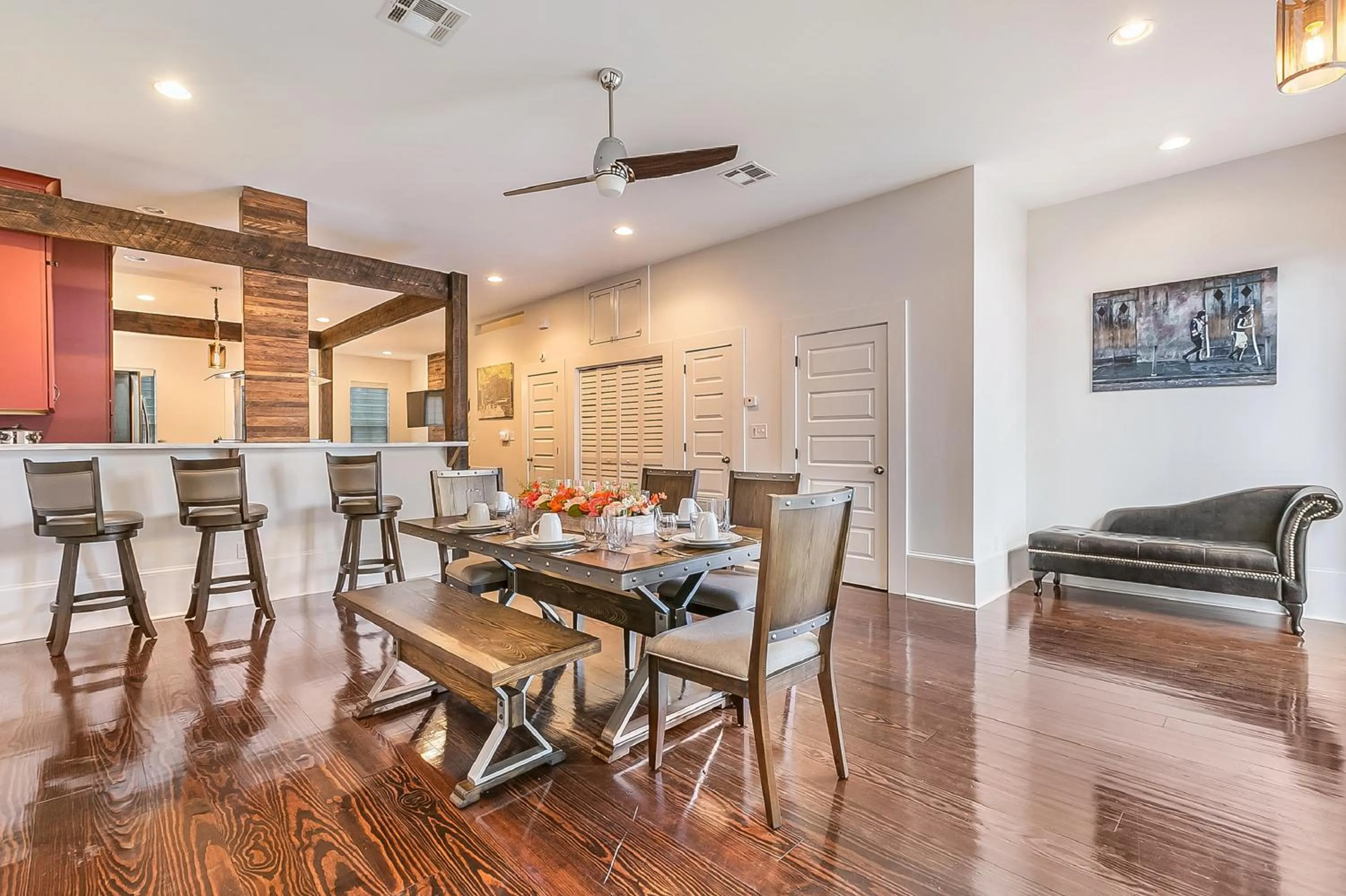 Dining area in Spacious Loft-Style 3BR Townhouse by Hosteeva